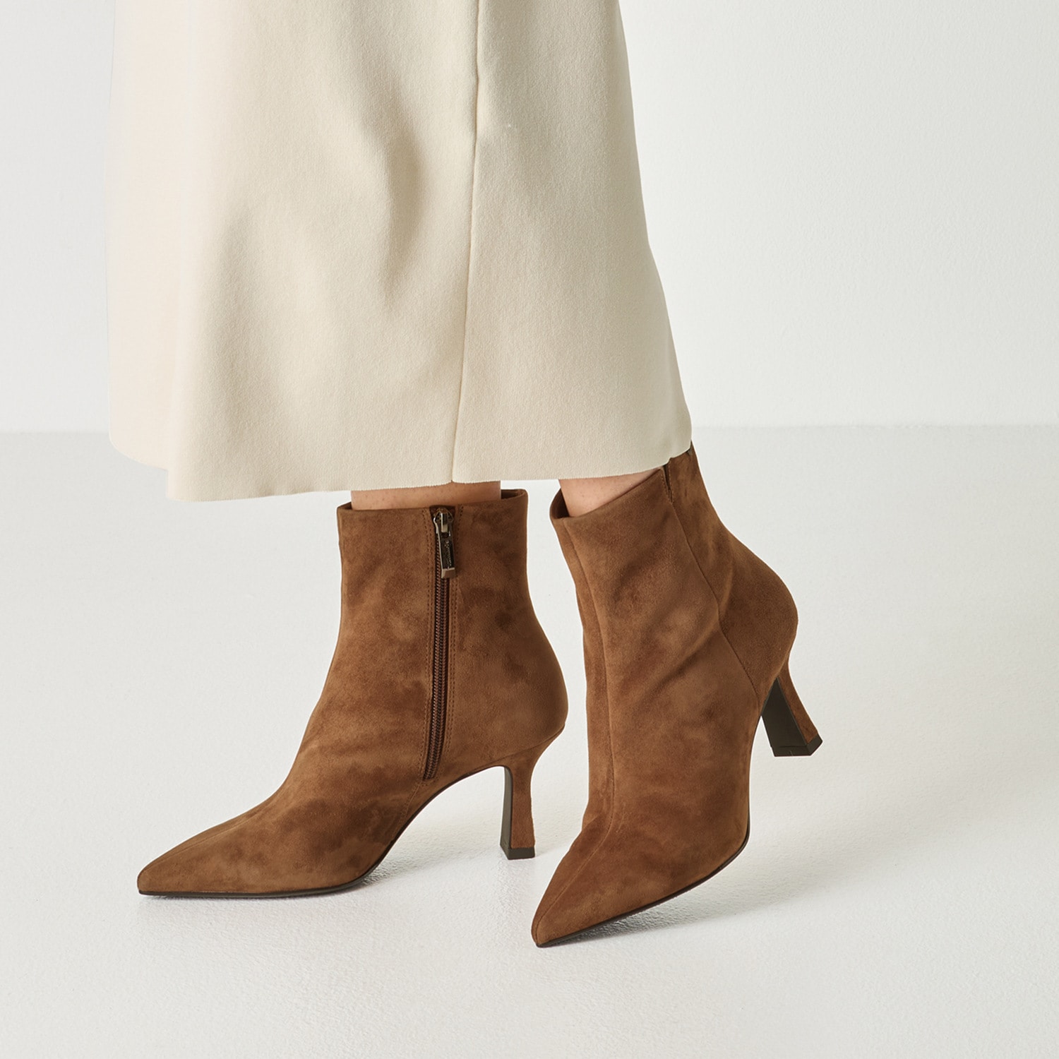 Tamaris Stiefelette  Trichterabsatz, Ankleboots mit zweckmässigem Innenreissverschluss