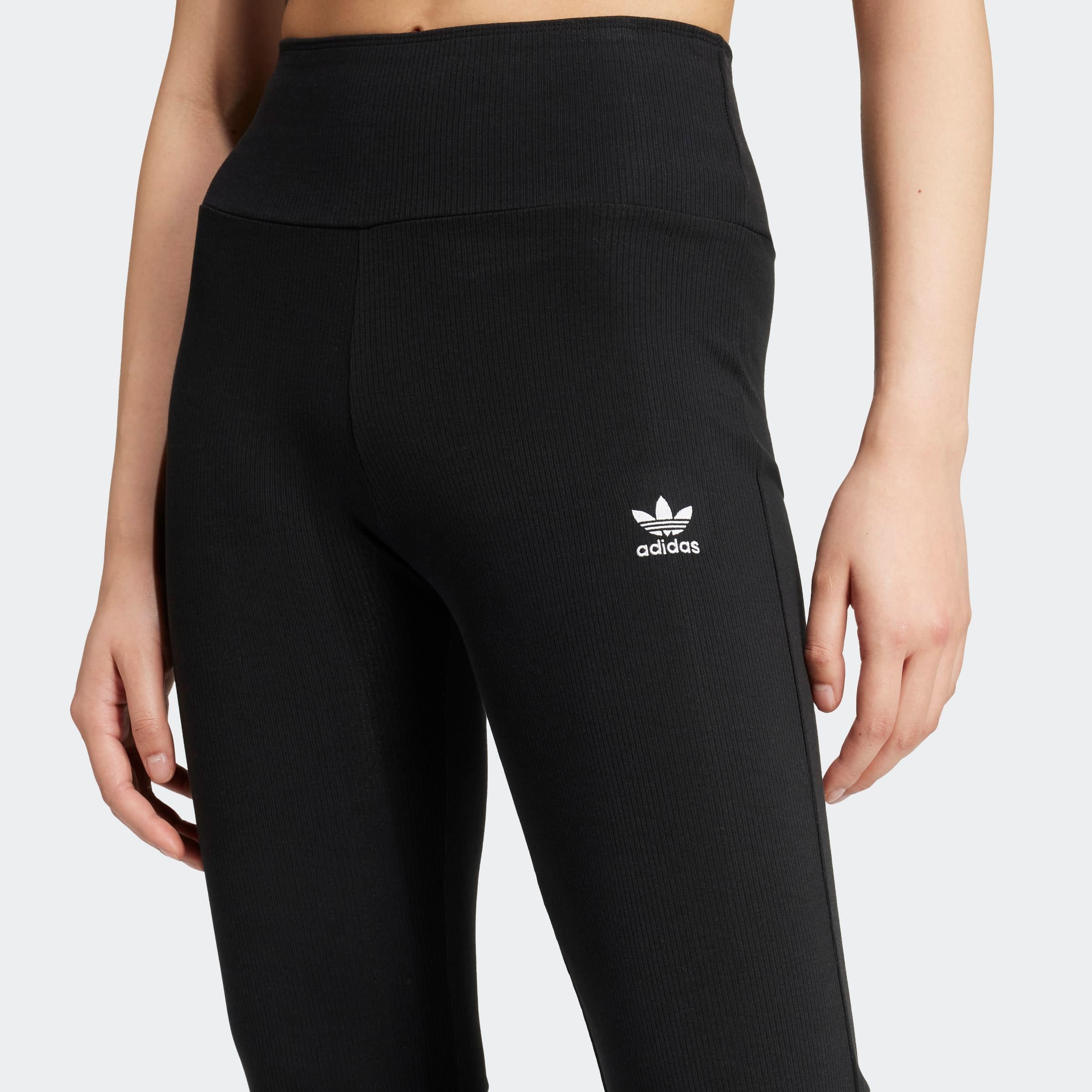 adidas Originals Leggings »ESSENTIALS RIB FLARED«  mit ausgestelltem Bein und Ripp Optik, hoher Bund