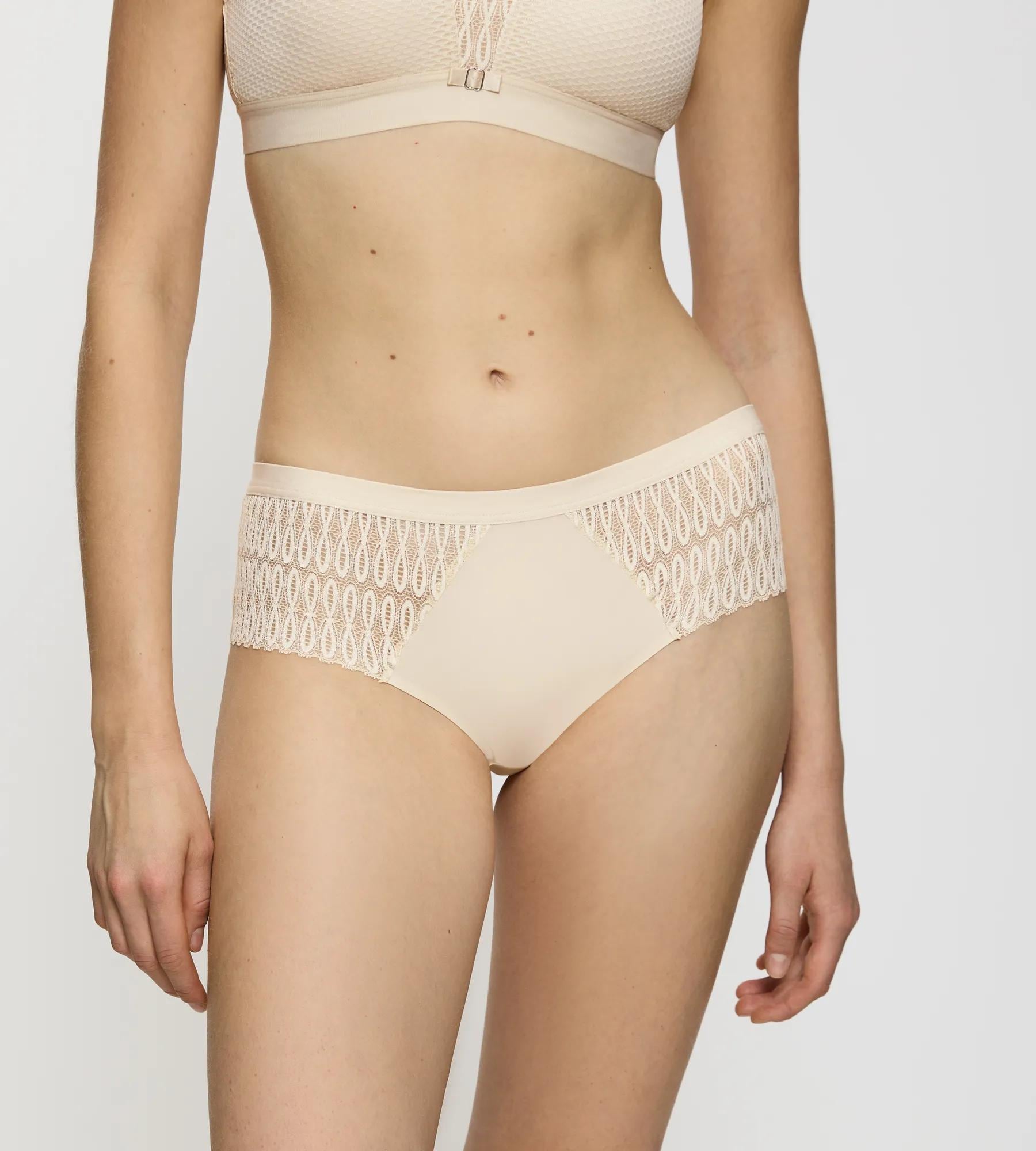 Triumph Maxislip »Aura Spotlight« moderne Grafikspitze, elastischer Bund, Microfaser