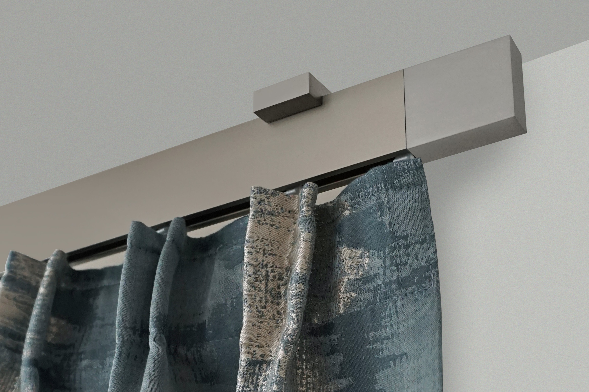 GARESA Tringle à rideaux »FLAT« 1 course-läufig Wunschmasslänge Rechteckprofil, Deckenmontage, perfekter Lauf, modern, verlängerbar