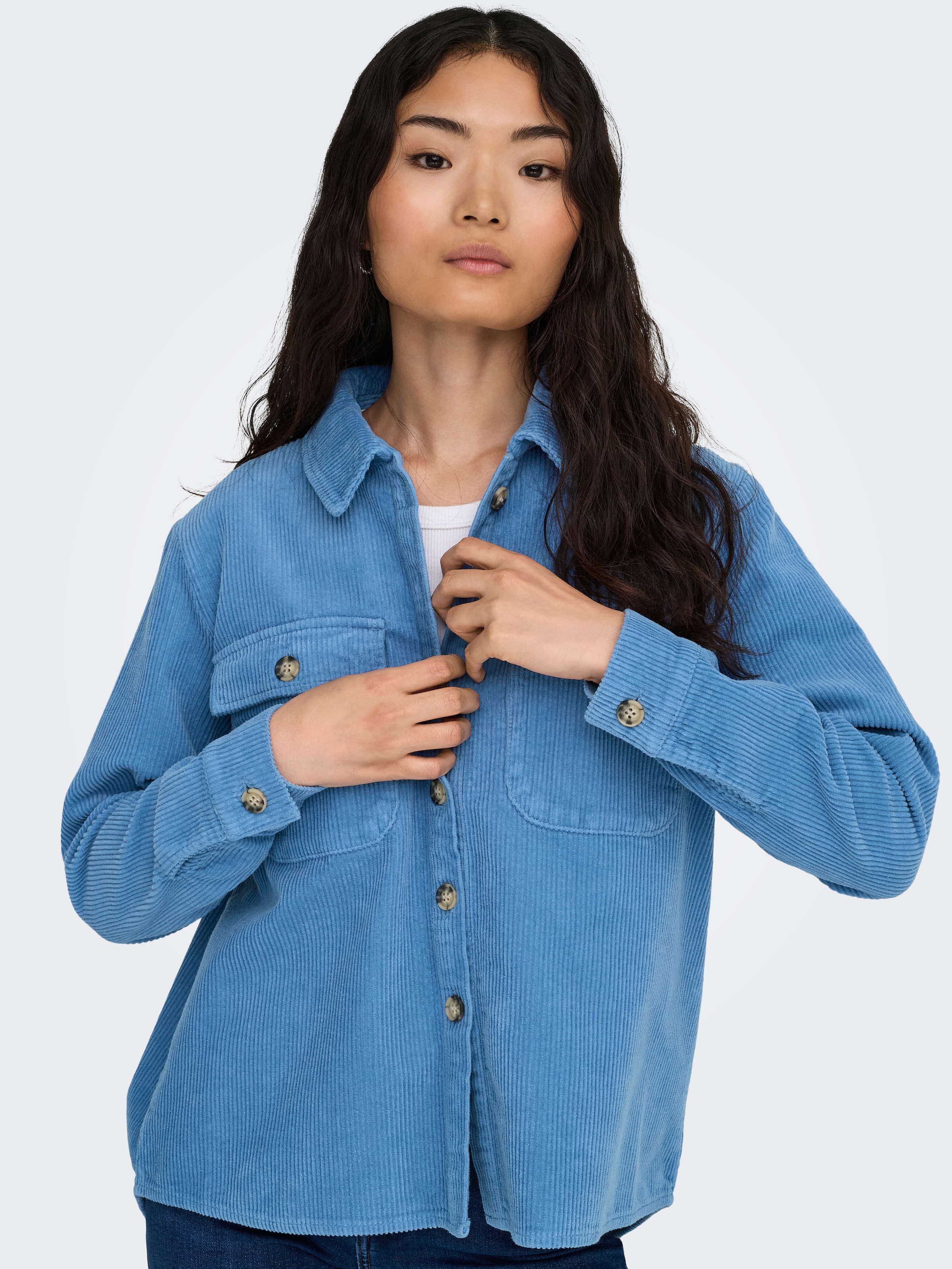 ONLY Veste en velours côtelé »ONLAMAZING L/S CORD SHACKET PNT«