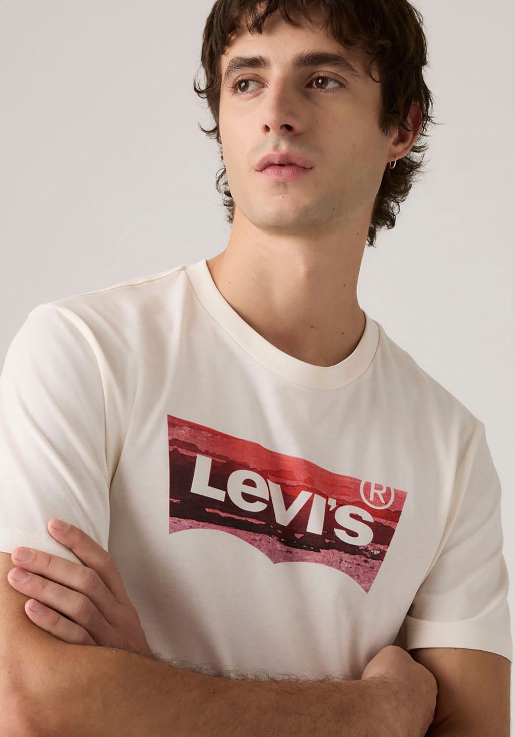 Levi's® T-shirt »Batwing Logo Tee« mit Logo-Front-Print
