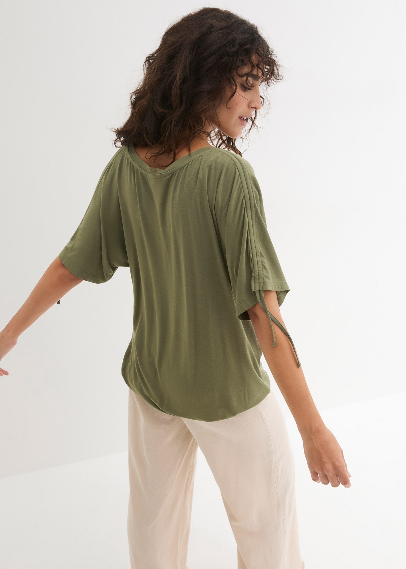 bonprix T-shirt lässig geschnitten, Halbarm-Design, mit Raffung am Ärmel