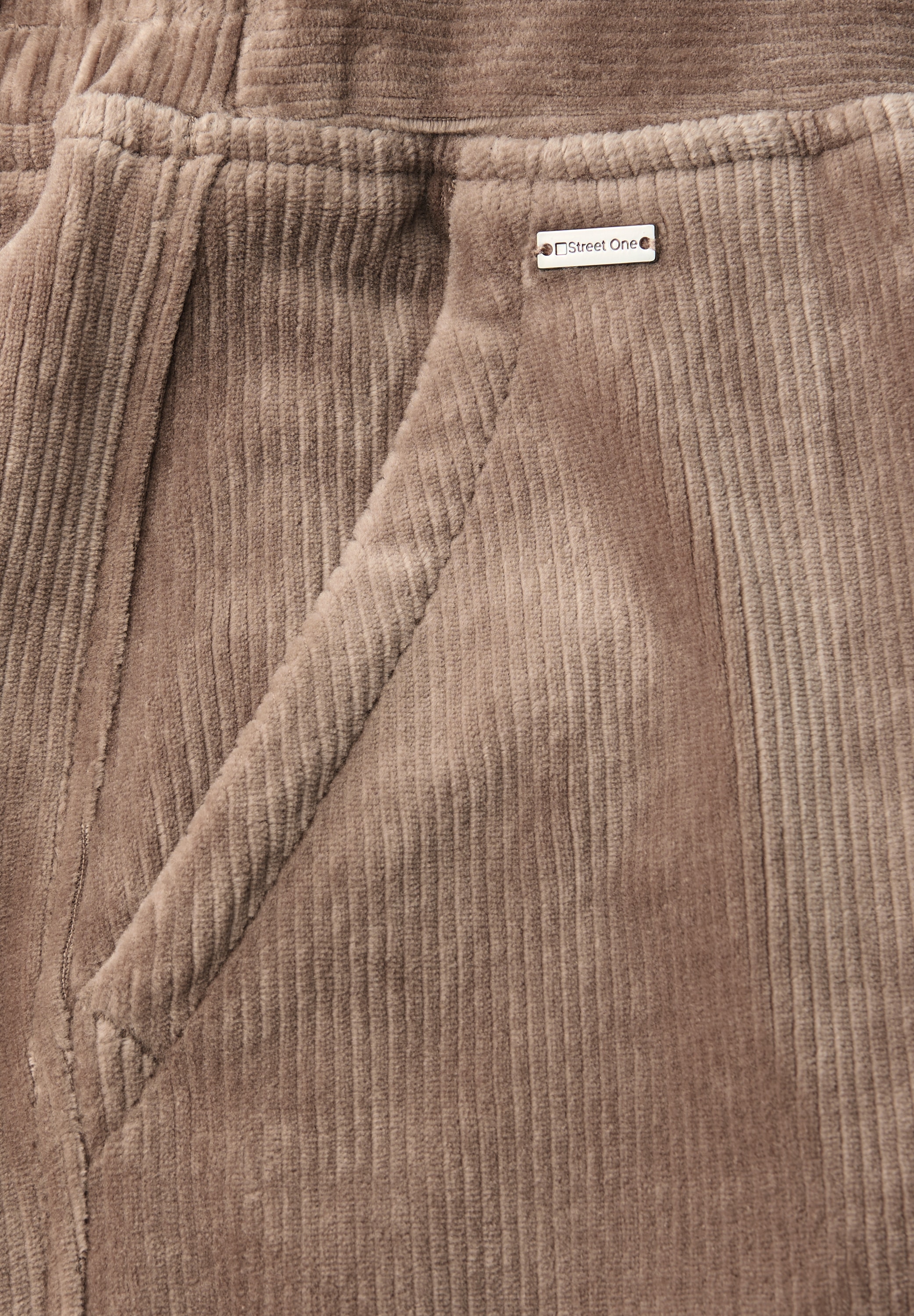 STREET ONE Pantalon en velours côtelé  mit Stretch und seitliche Taschen