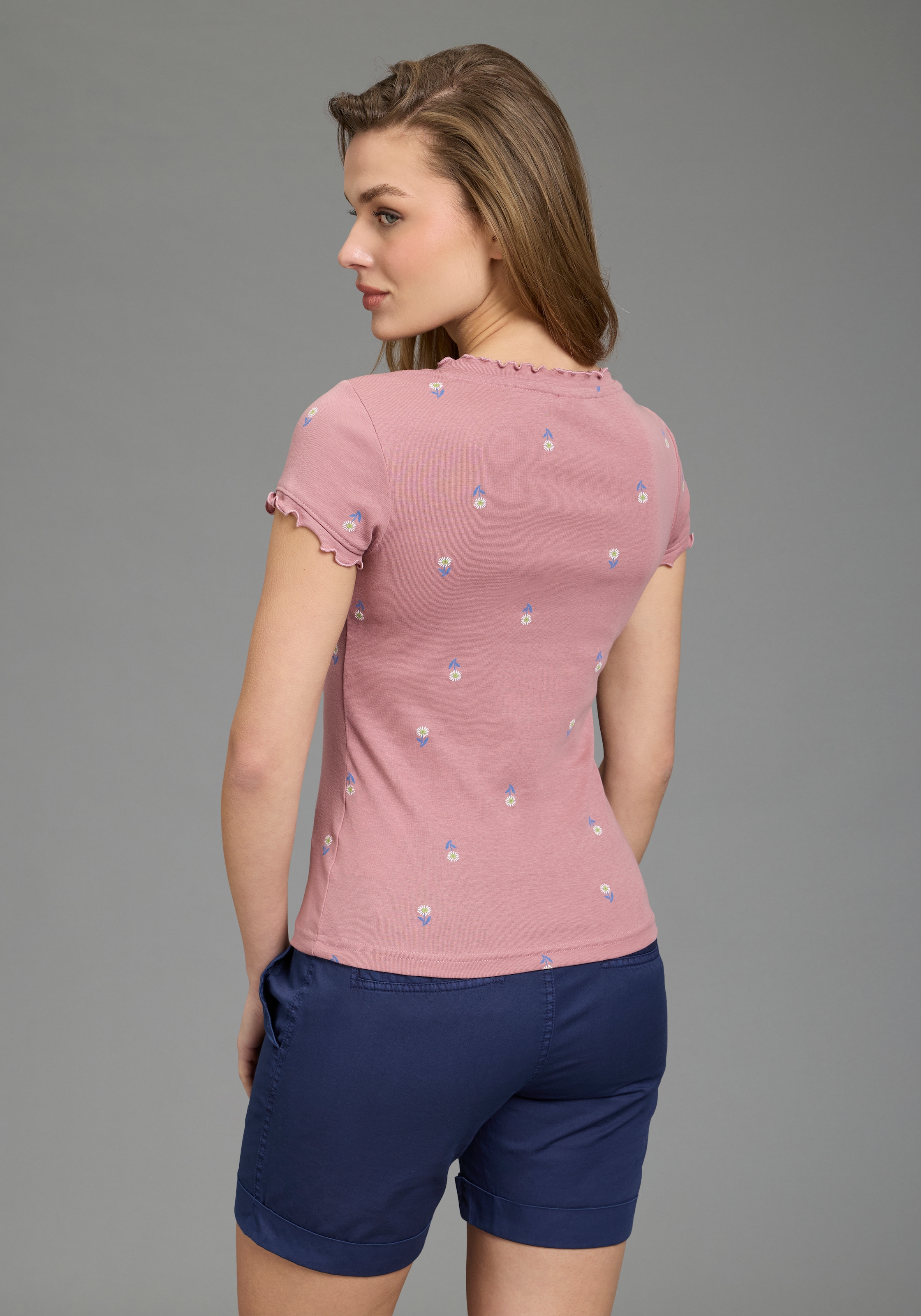 KangaROOS T-shirt à manches courtes kurzärmelig,  figurbetont,  aus Baumwolle