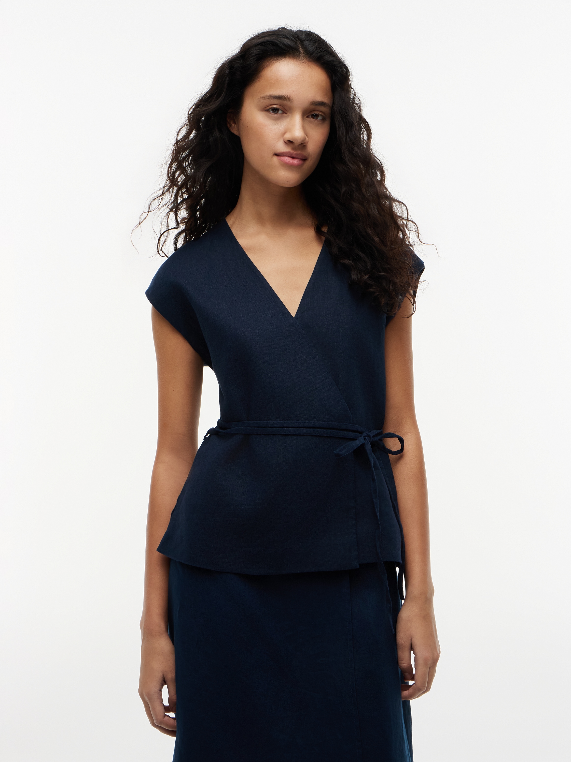 Tommy Hilfiger Chemisier cache-cœur »ESS LINEN WRAP TIE NS VEST« Materialmix, Bindeband