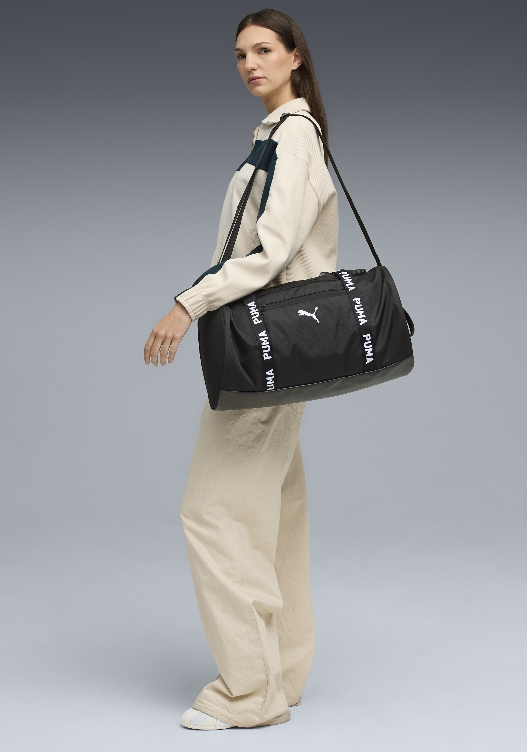 PUMA Sac de sport »AT ESS BARREL BAG« für Fitness und Alltag, mit verstellbarem Schulterriemen