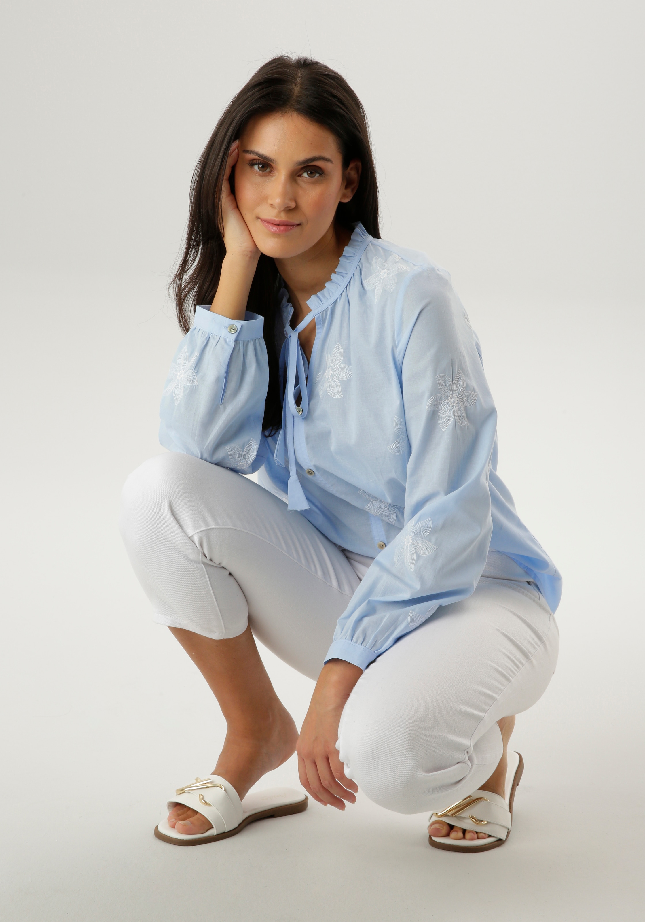 Aniston SELECTED Blouse à enfiler mit aufwendiger Allover-Stickerei und Rüschen - NEUE KOLLEKTION