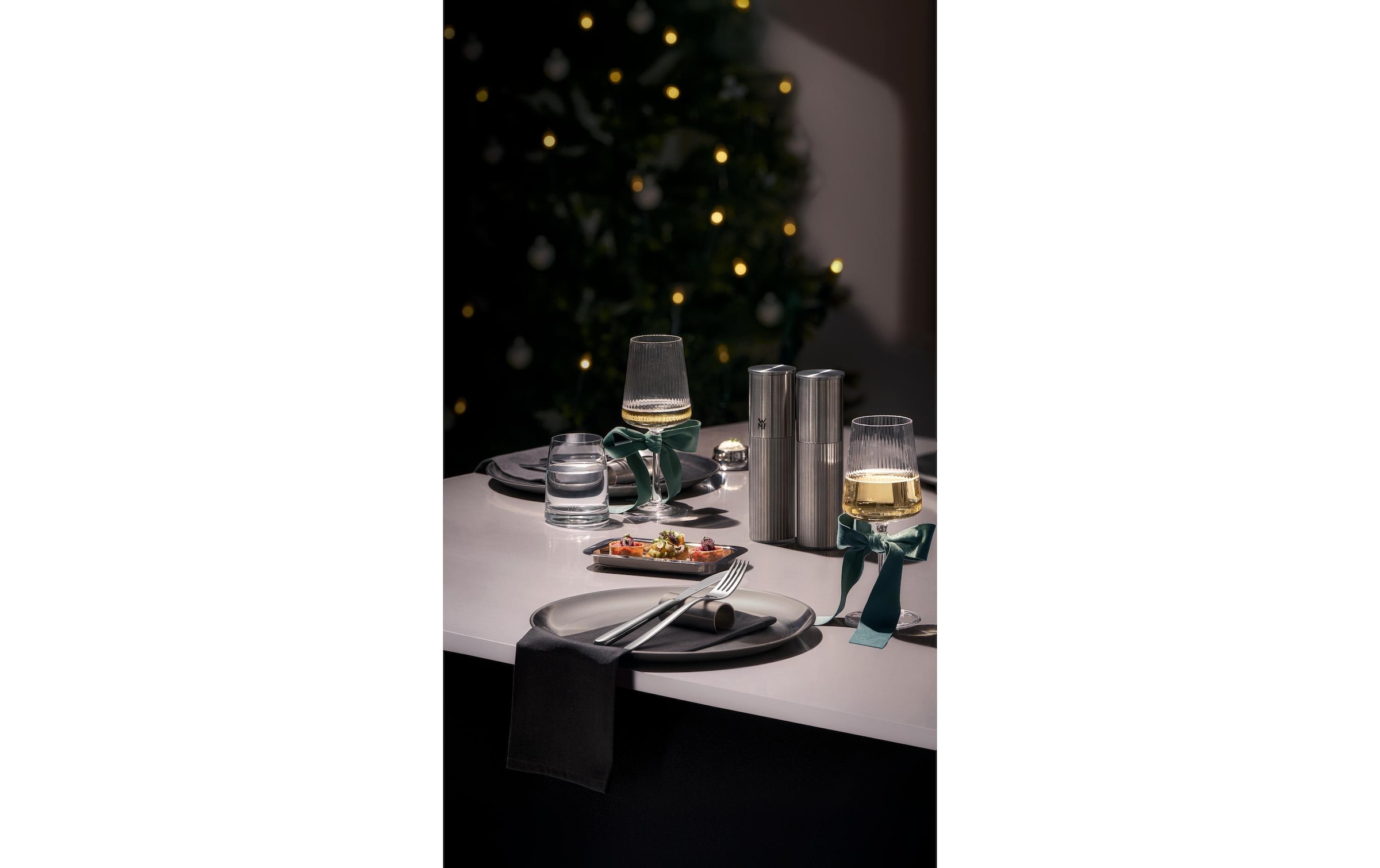 WMF Moulin à épices »Signature Pro, aus Edelstahl« Keramikmahlwerk, einstellbarer Mahlgrad, magnetischer Deckel