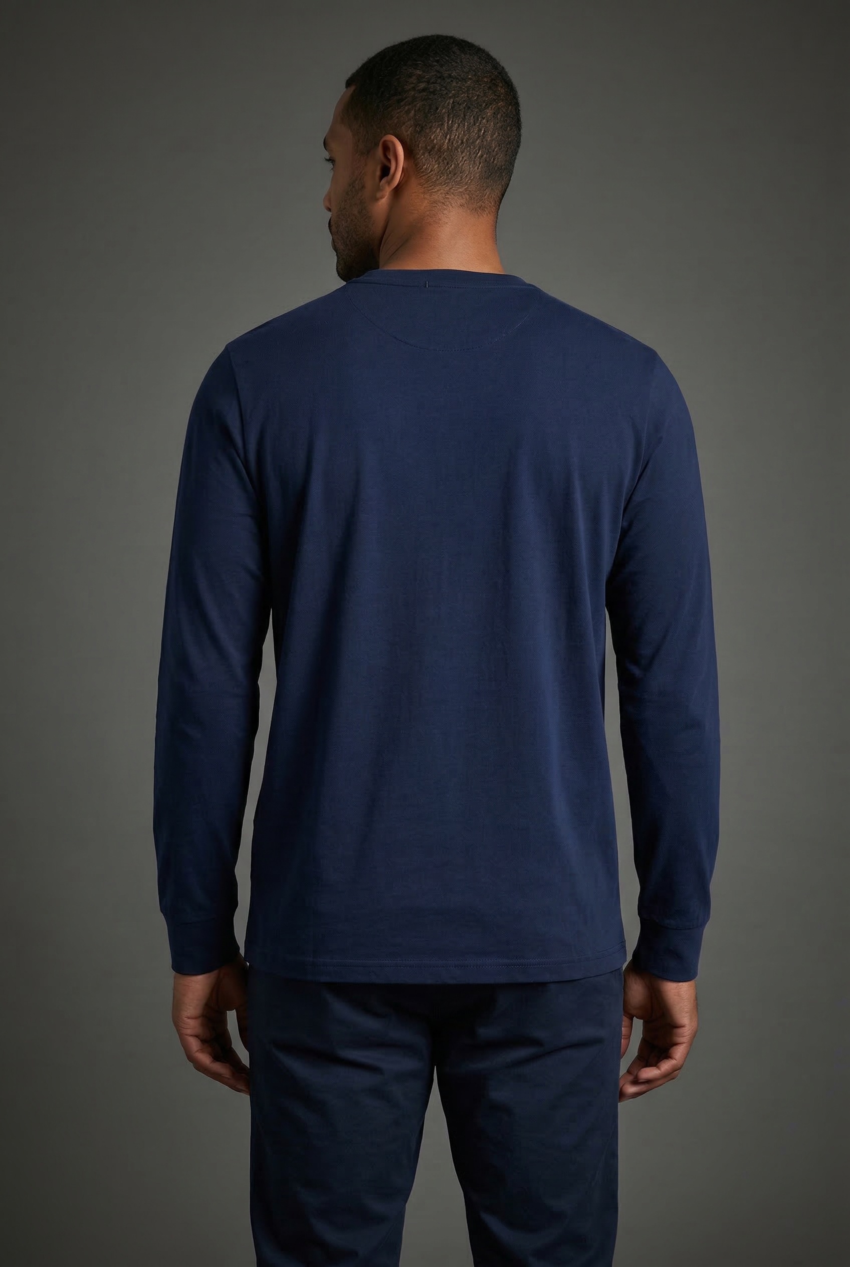 DELMAO Langarmshirt »Neue Kollektion« schmale Passform, Langarm, mit Rundhalsausschnitt