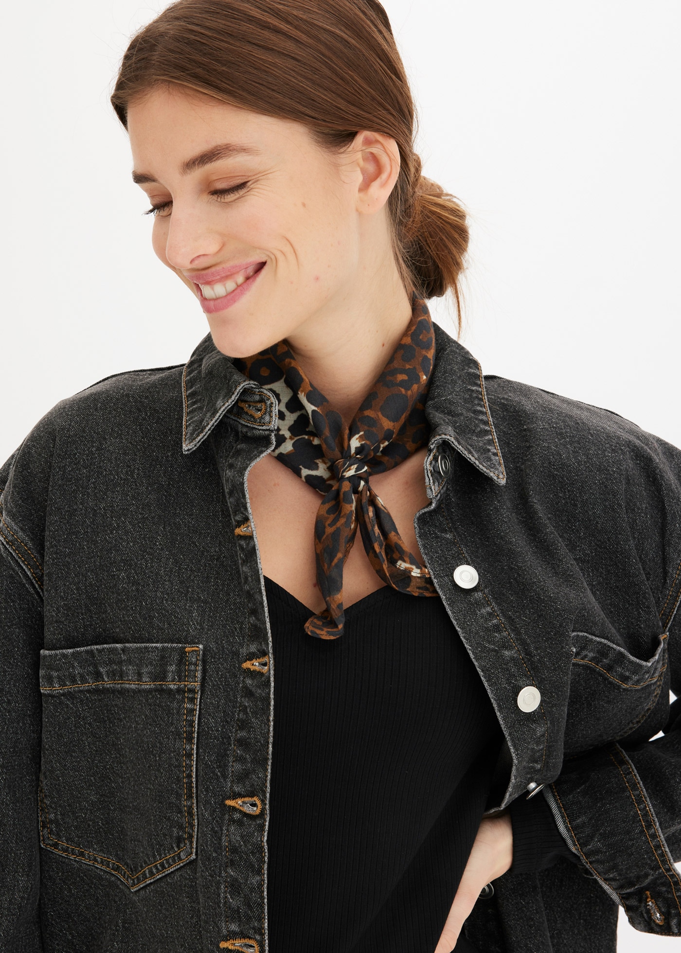 bonprix Foulard nicki aus Baumwolle, mit Leo-Alloverprint, leichtes Webmaterial