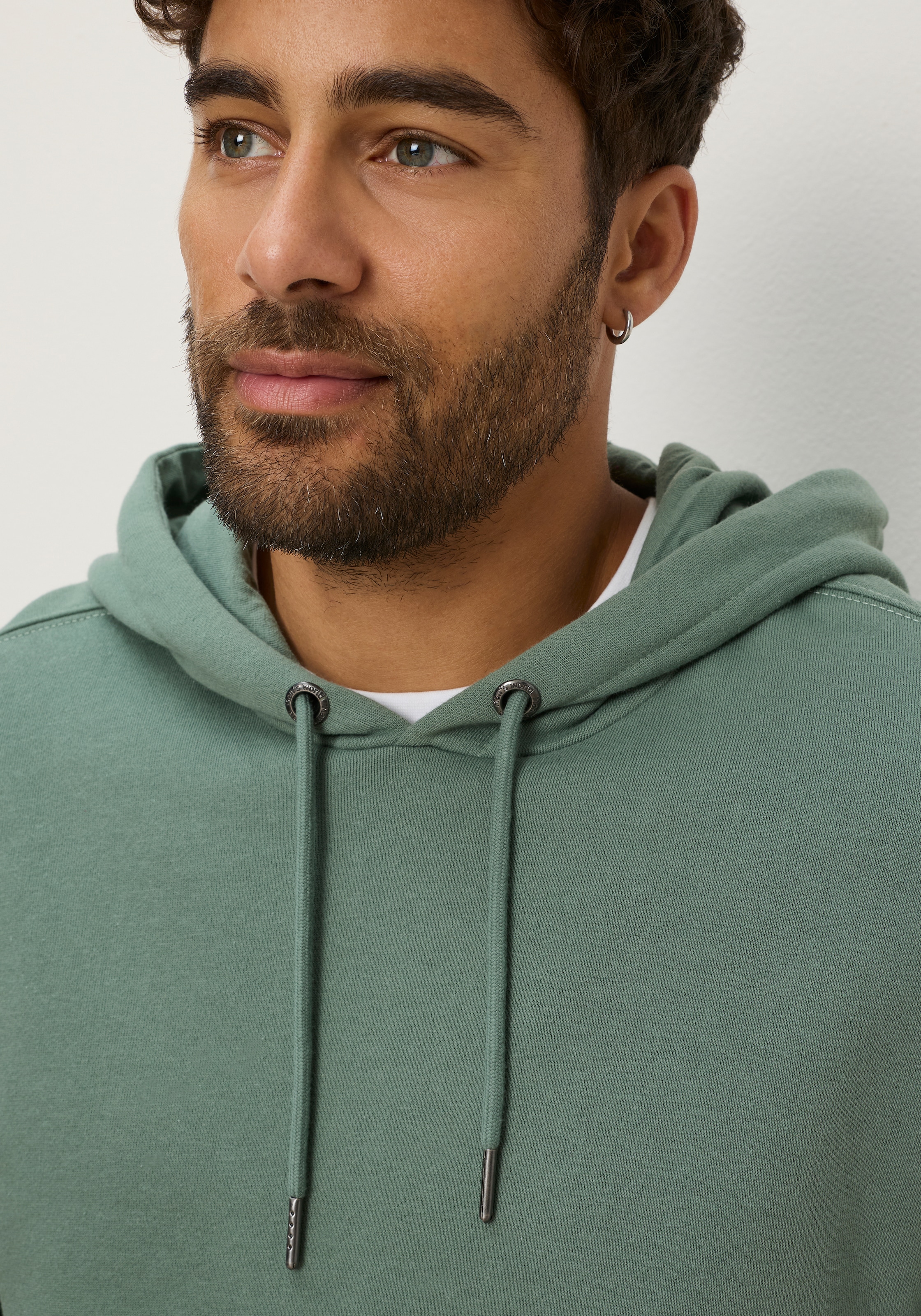 Man's World Sweat à capuche , avec poche kangourou, aussi disponible en grandes tailles
