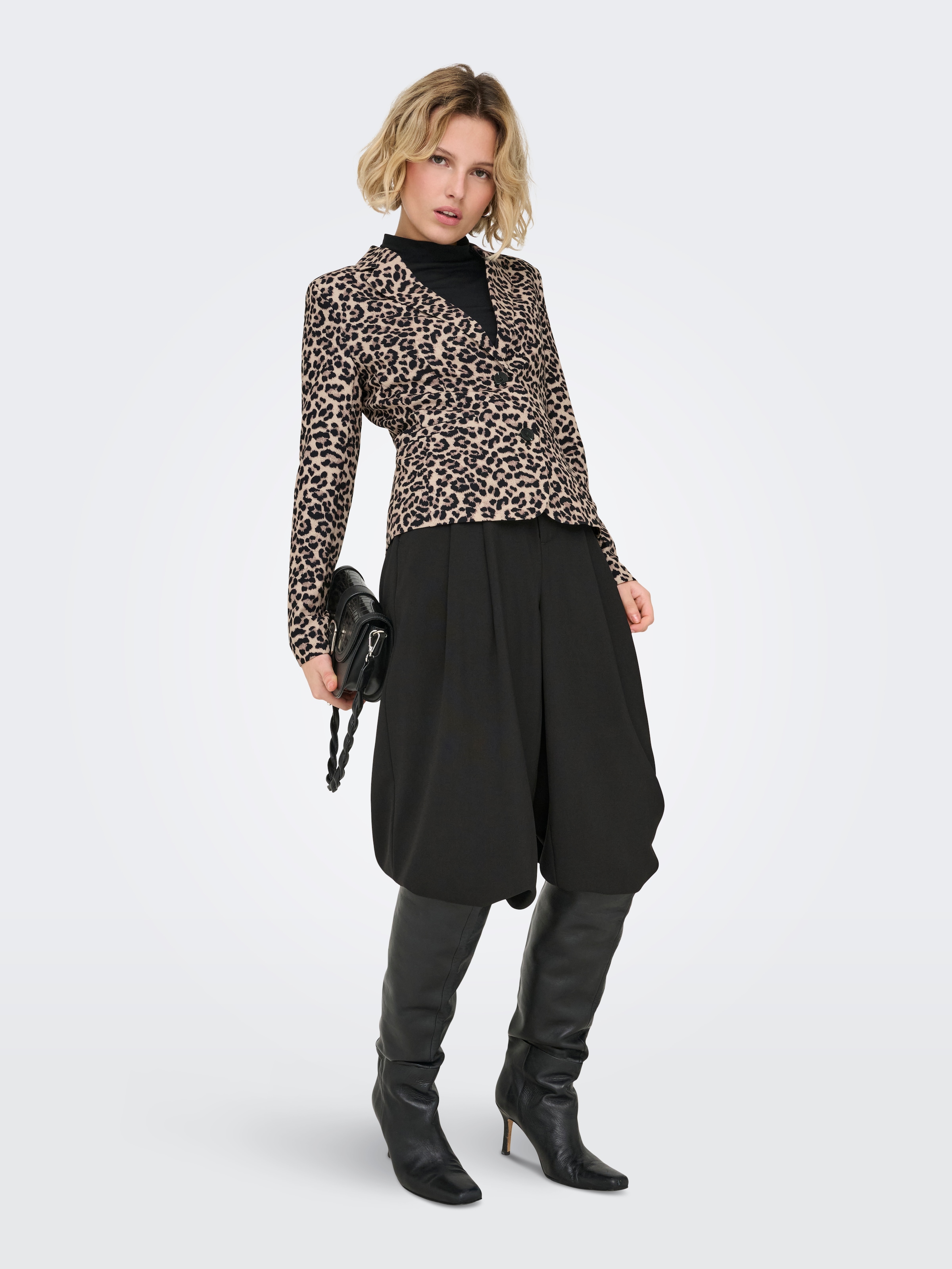 ONLY Kurzblazer »ONLELISIA LIFE L/S AOP BLAZER TLR« Materialmix, regular fit