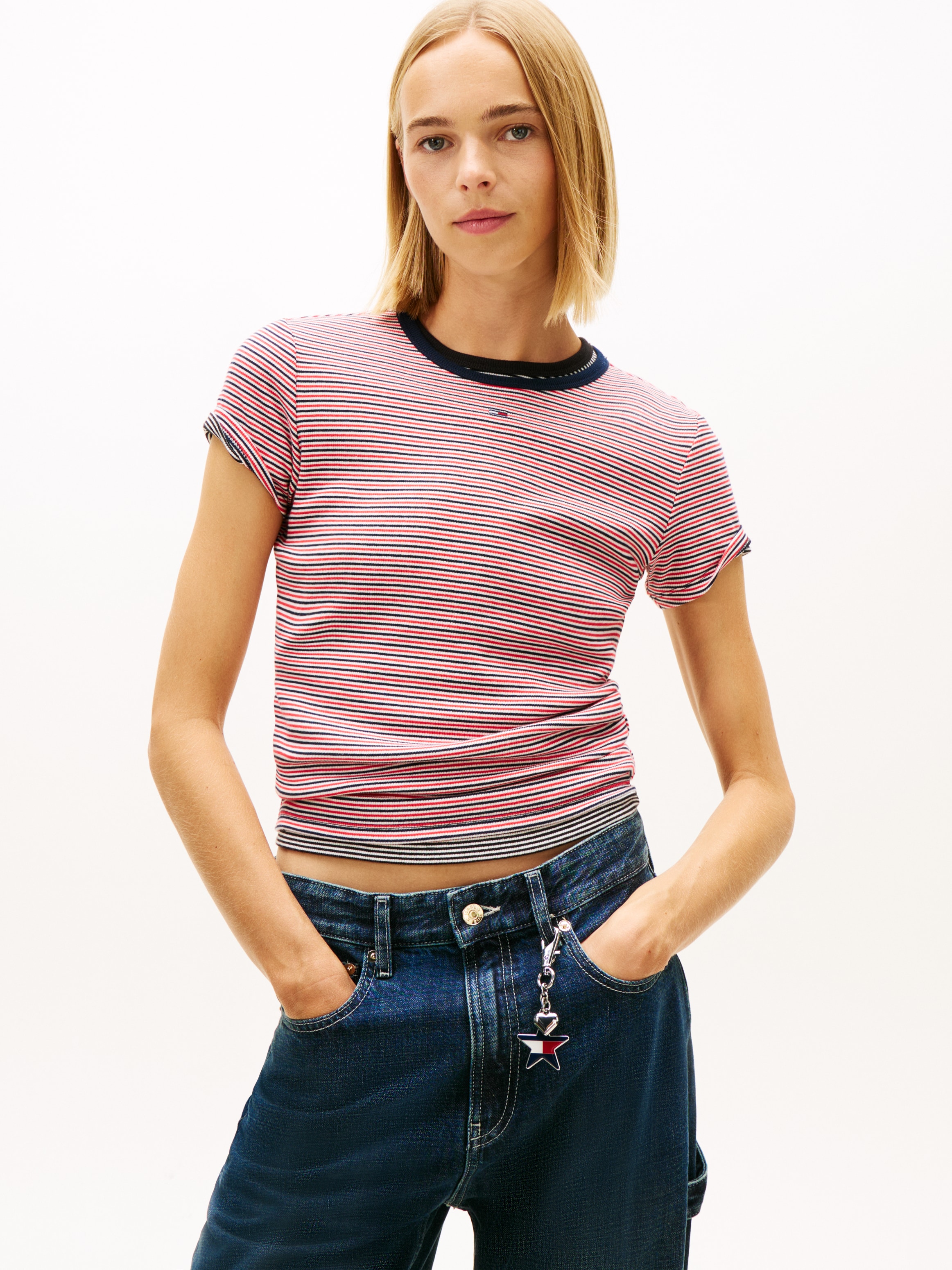 Tommy Jeans Kurzarmshirt »TJW ESSENTIAL RIB SHORT SLEEVE EXT« Baumwollmischung in gerippter Struktur, Slim Fit