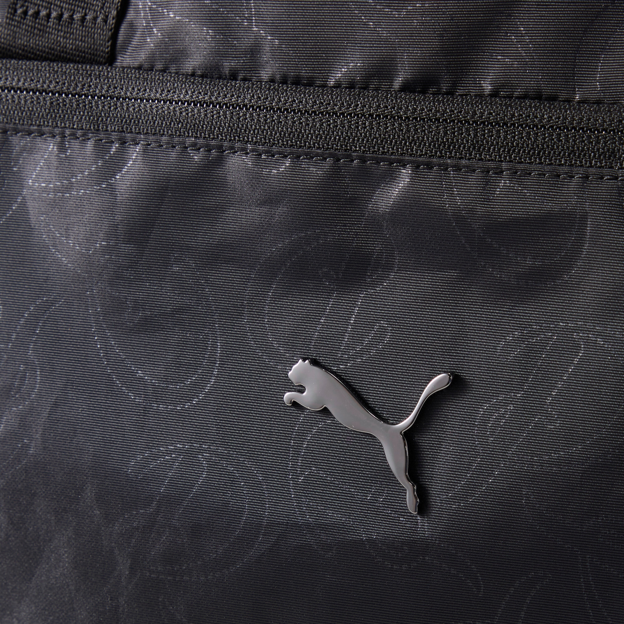PUMA Schultertasche »POP TOTE« Tasche mit femininen Grafikprints, mit Reissverschluss
