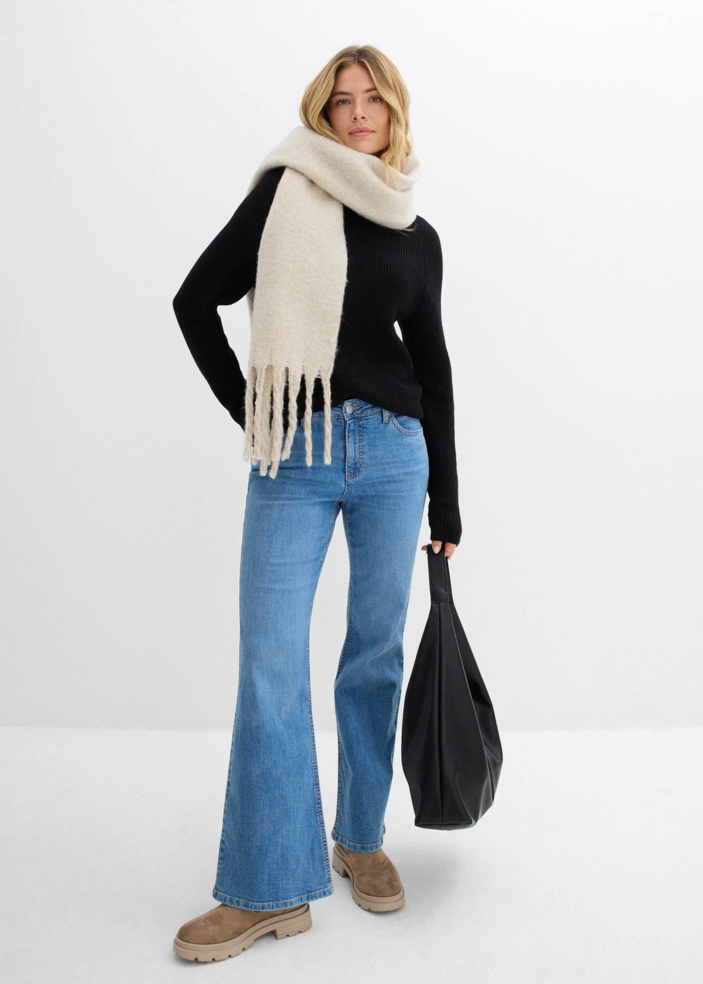 bonprix Pull en tricot en pur coton, coupe ample, avec col montant, style décontracté