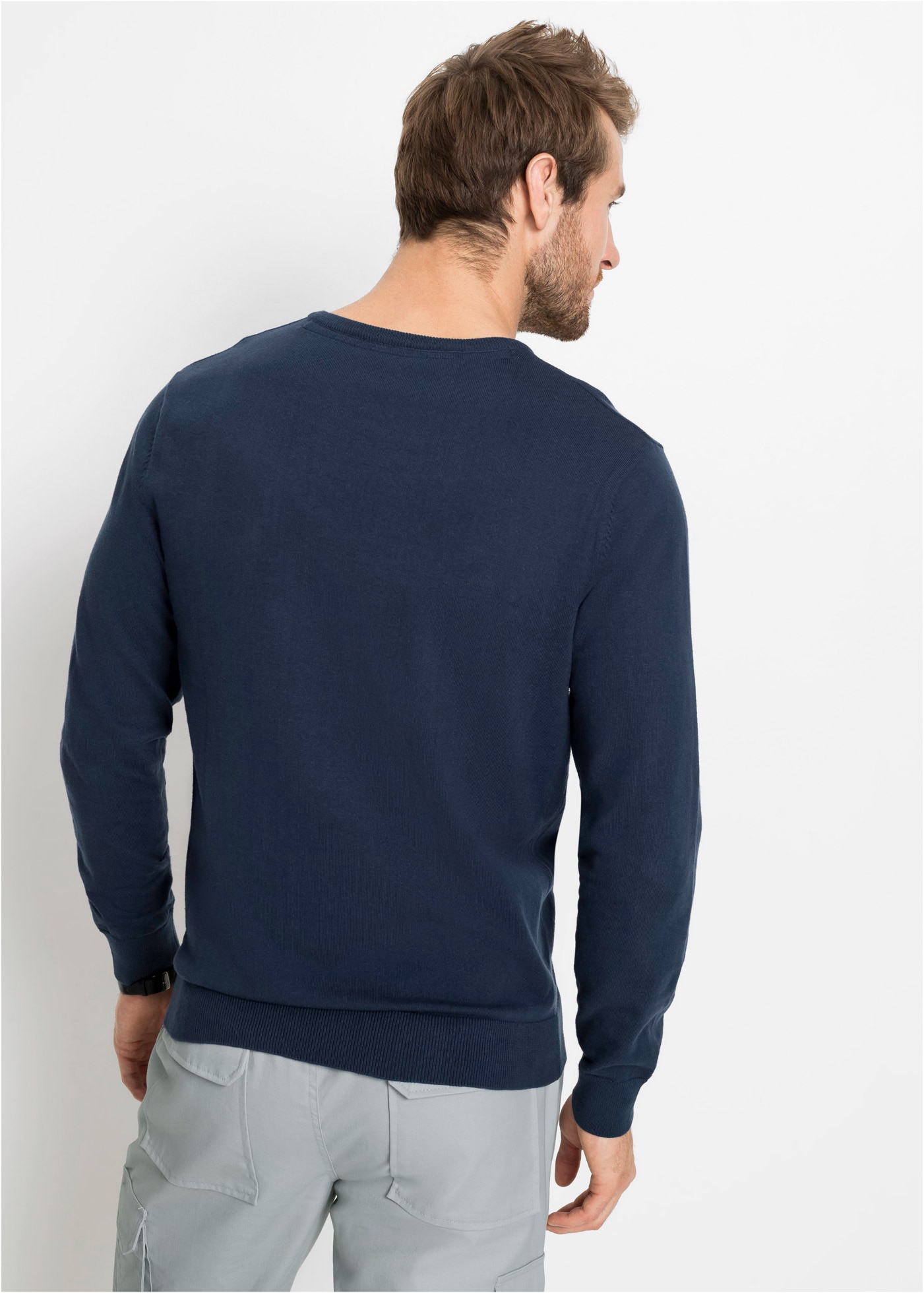 bonprix Pull en tricot »Feinstrickpullover in Regular Fit« aus Feinstrickmaterial, mit V-Ausschnitt, Regular Fit