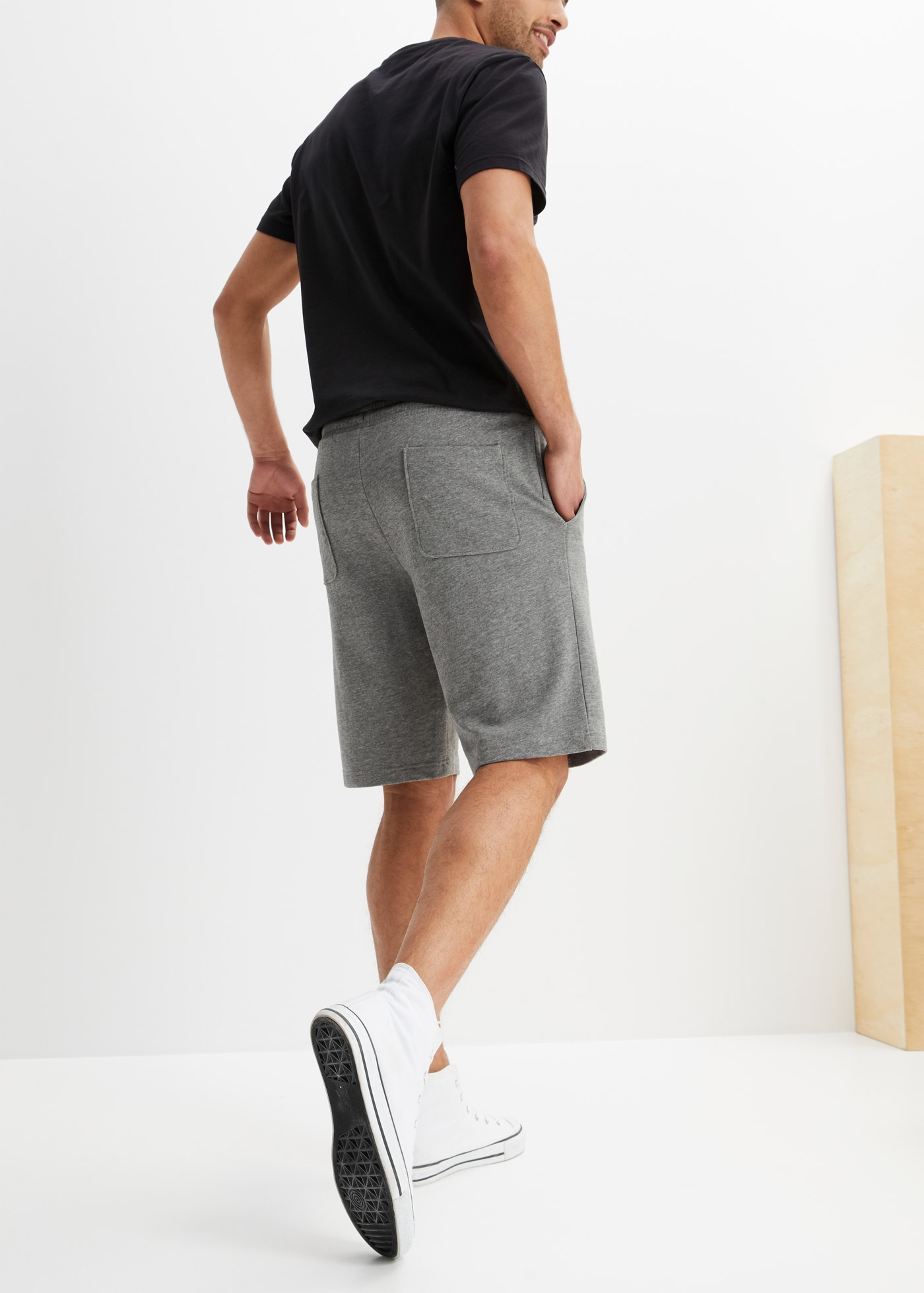 bonprix Sweatbermudas  aus Baumwolle, Regular Fit, mit vier Taschen