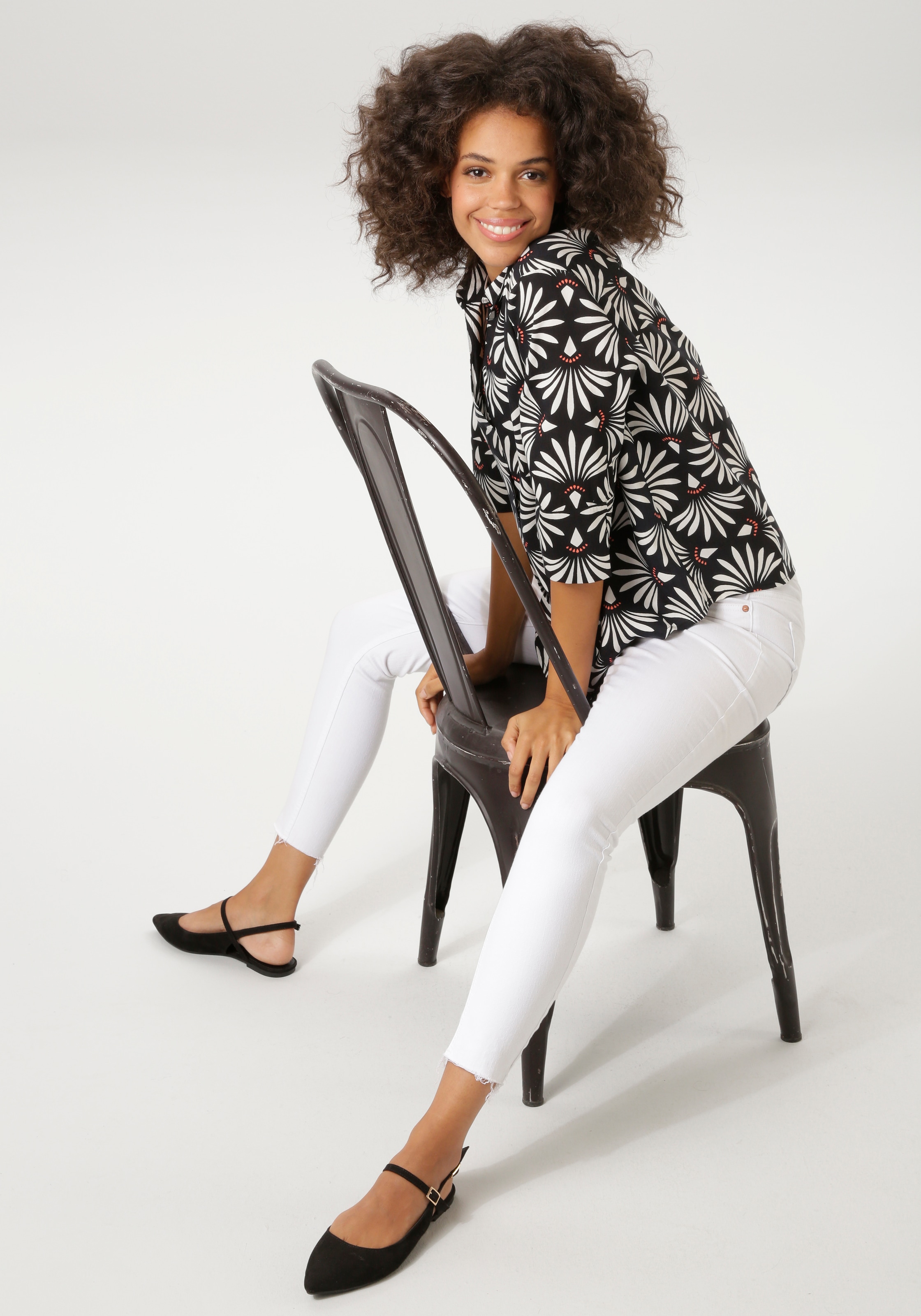 Aniston CASUAL Blouse à enfiler mit fantasievollem, grafischen Druck - NEUE KOLLEKTION