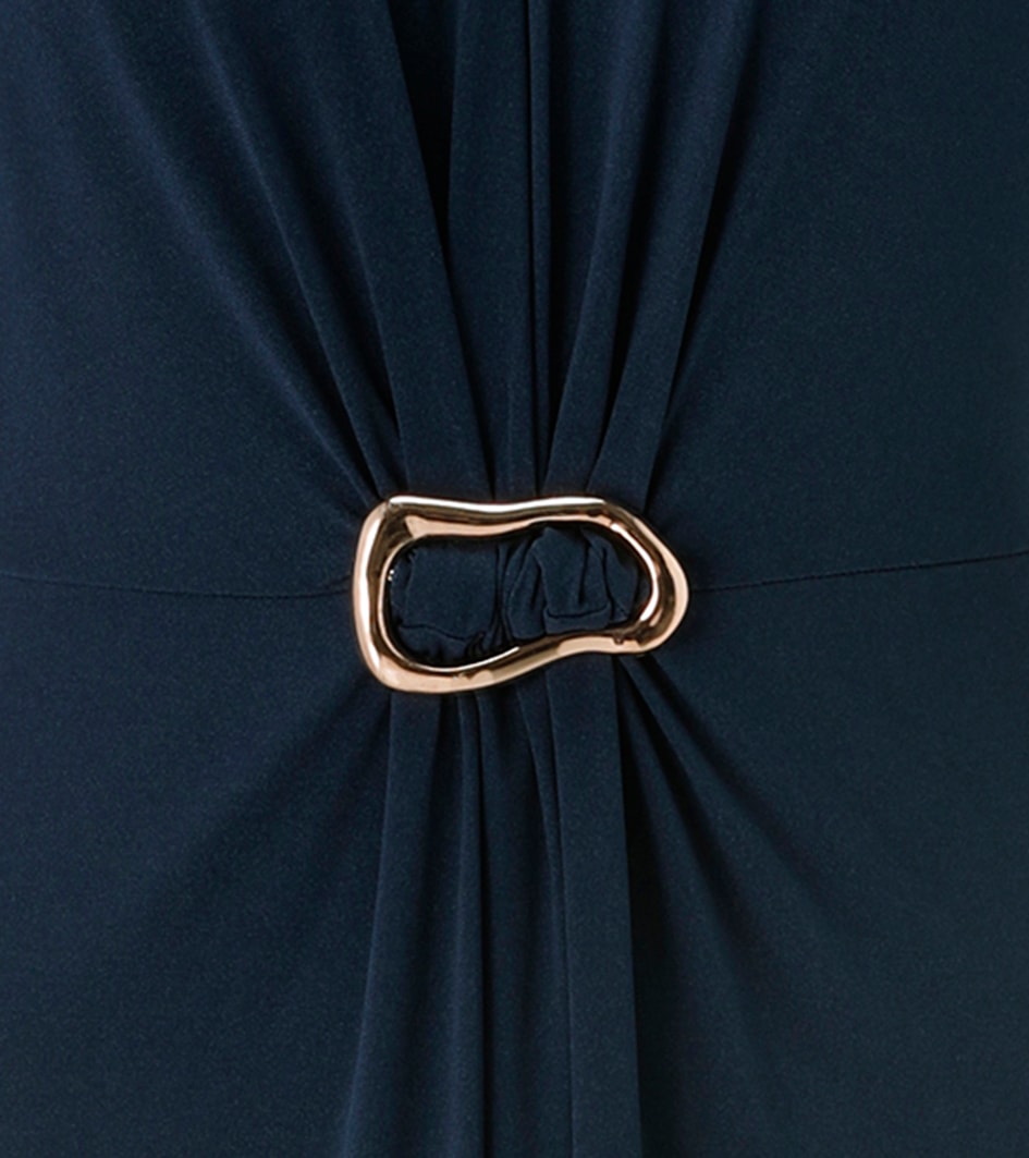 Aniston SELECTED Maxi robe fronces flatteuses avec broche décorative - NOUVELLE COLLECTION