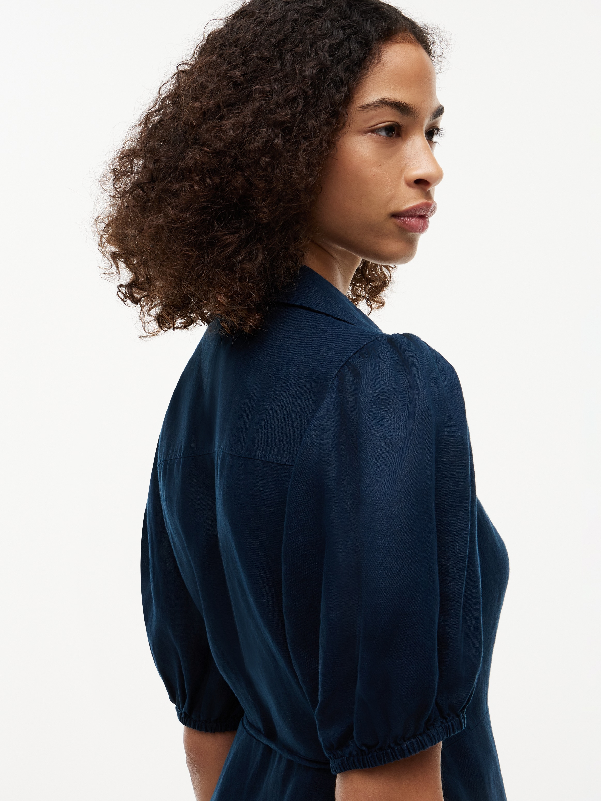 Tommy Hilfiger Robe portefeuille »SUMR LINEN WRAP LNG MIDI DRS« Leinen, Bindeband