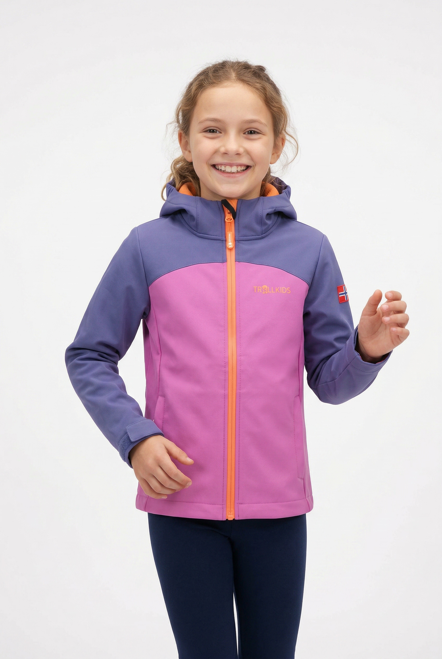 TROLLKIDS Softshelljacke »Girls Kristiansand Jacket XT« wasserabweisend, mit zwei Hüfttaschen mit Reissverschluss