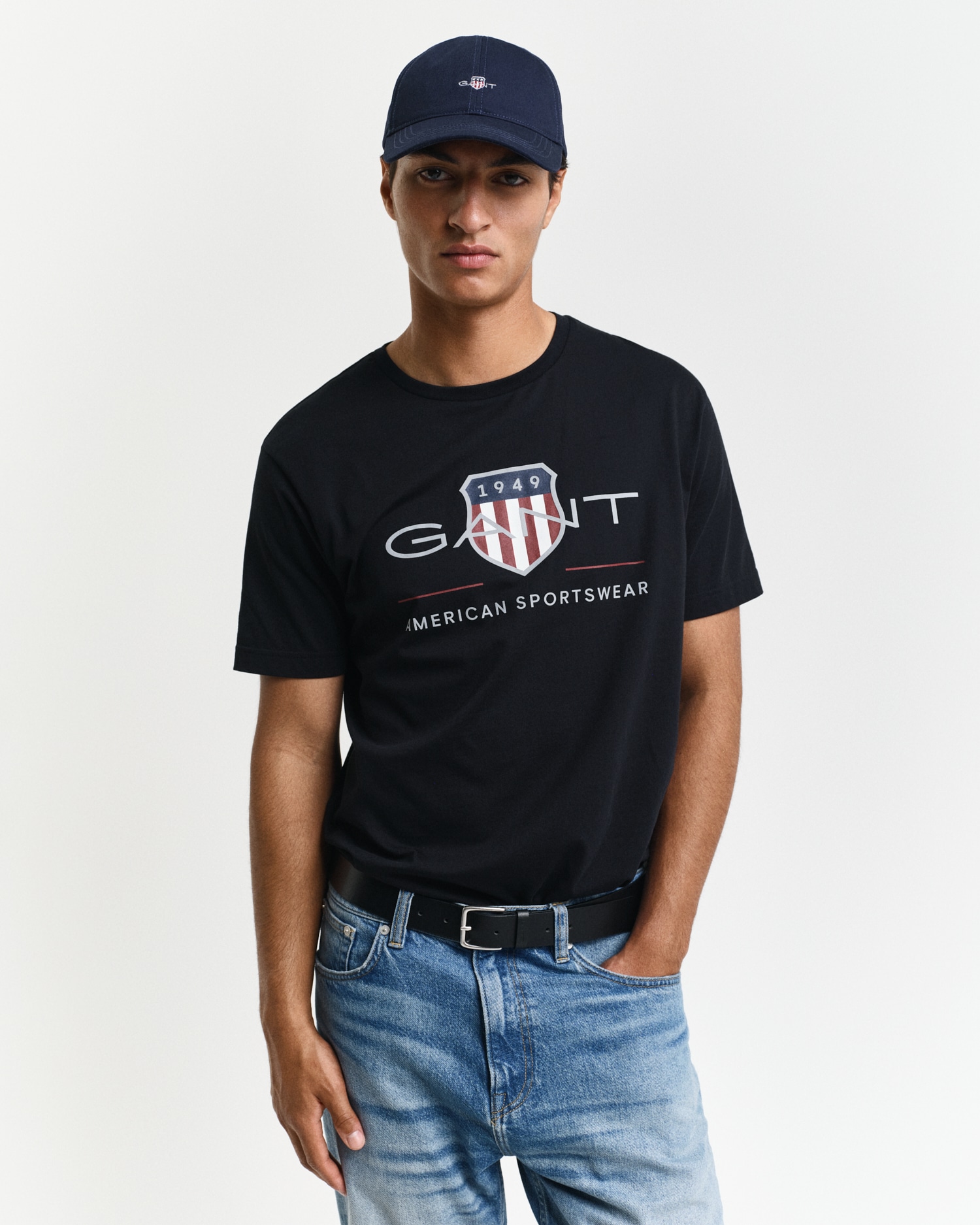 Gant T-shirt »REG ARCHIVE SHIELD SS T-SHIRT« avec impression logo sur la poitrine