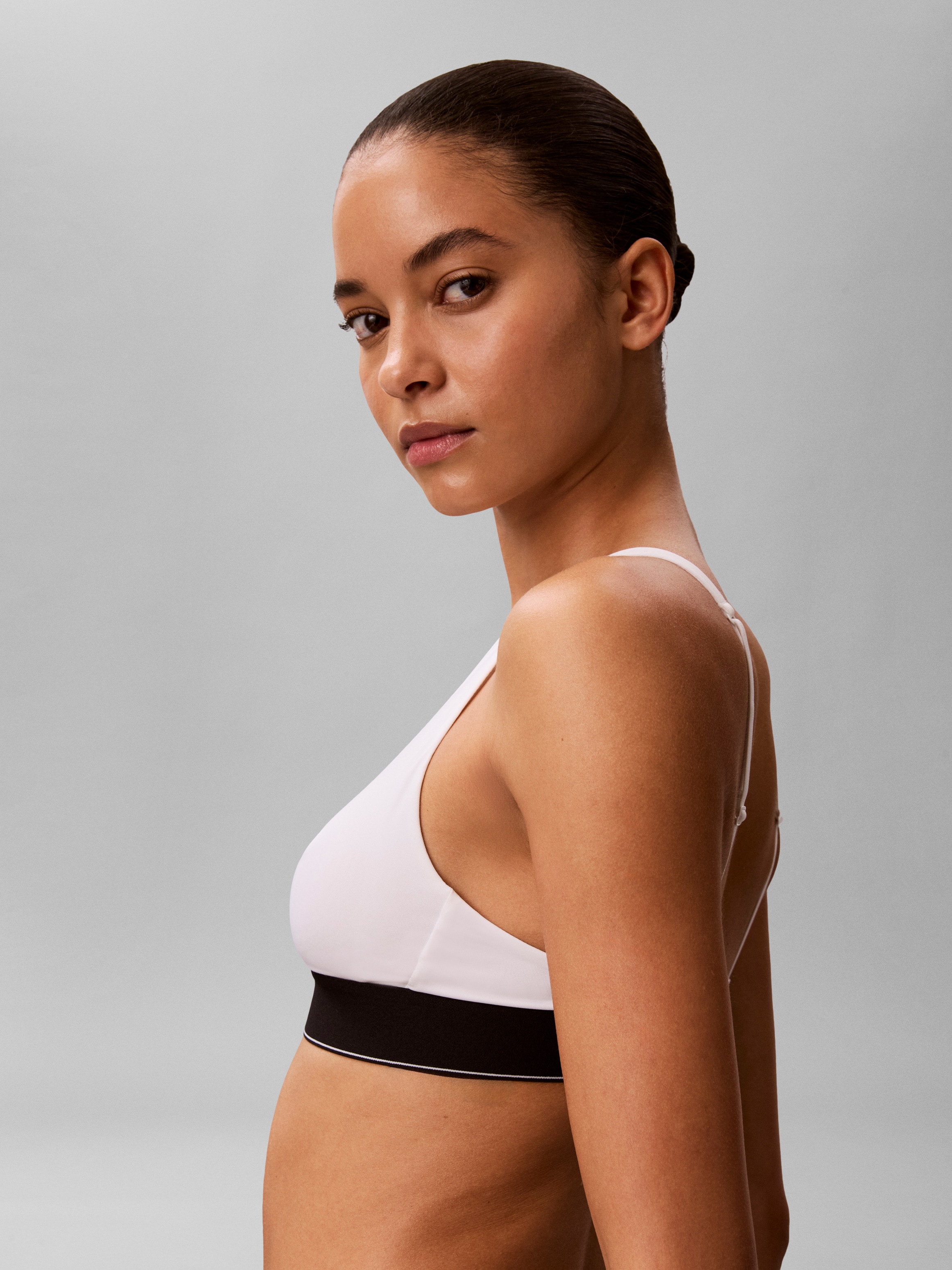 Calvin Klein Underwear Soutien-gorge triangle »LIGHTLY LINED TRIANGLE« coupe près du corps avec bretelles réglables