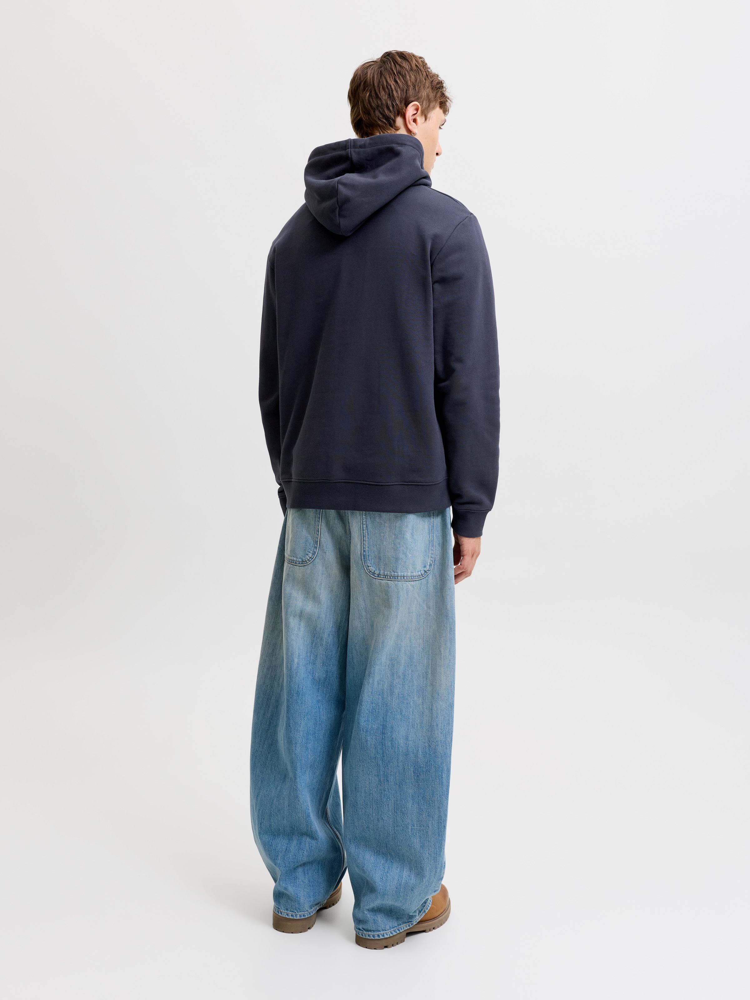Jack & Jones Sweat à capuche »JJEDENVER LOGO SWEAT HOOD SN«, mélange coton, coupe décontractée
