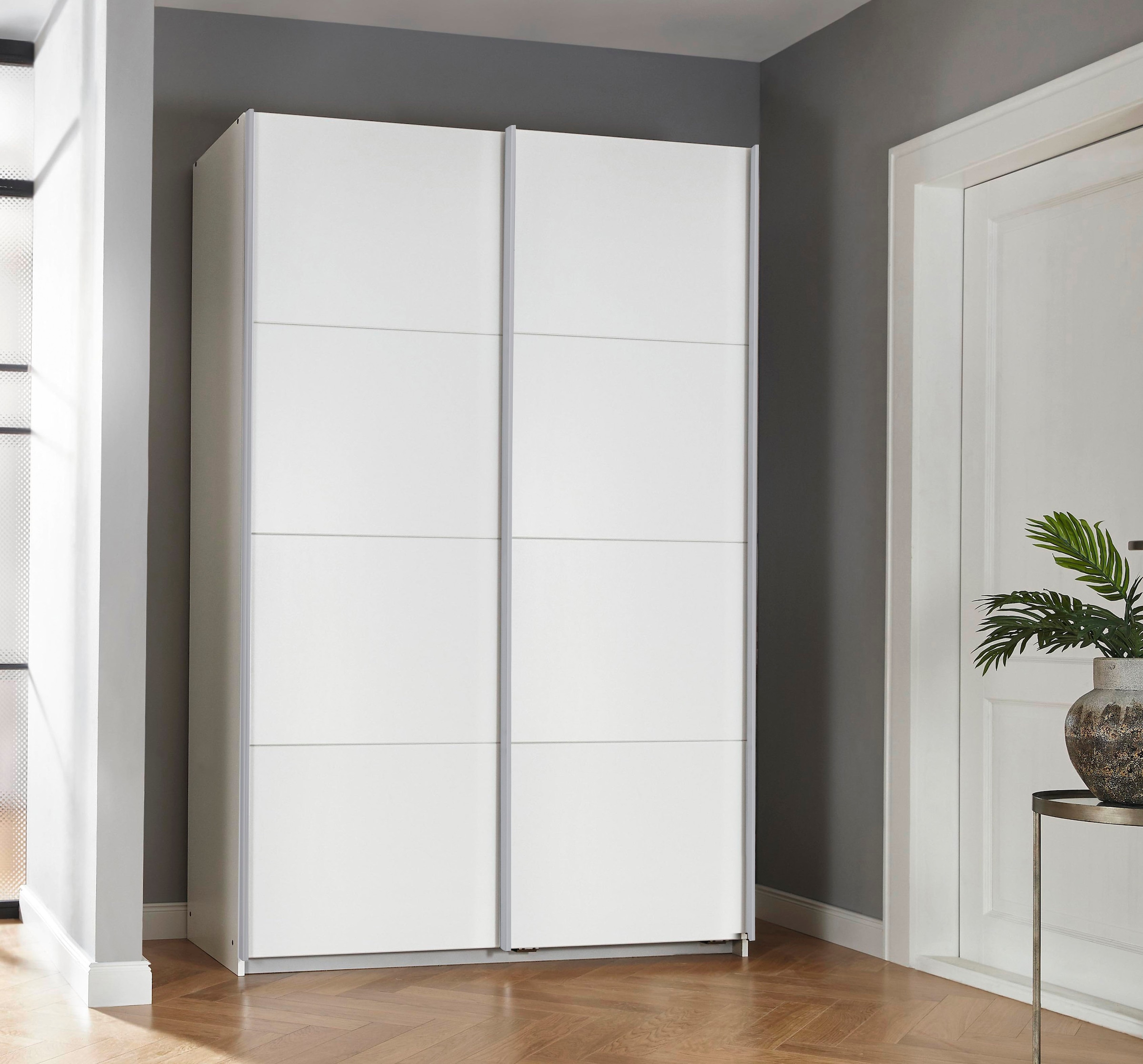 GOODproduct Schwebetürenschrank »Kleiderschrank Schrank Garderobe Schlafzimmerschrank THANOS« 3 verschiedene Ausstattungen BASIC/CLASSIC/PREMIUM (inkl. SOFT-CLOSE),  Optional mit Spiegel, Metall-Griffleisten alufarben MADE IN GERMANY