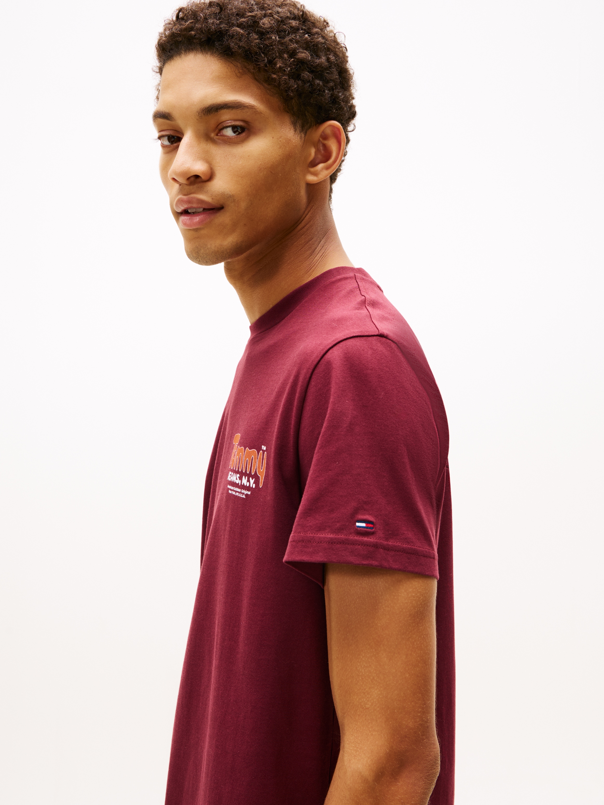 Tommy Jeans T-Shirt »FONT PLAY TEE« Slim fit mit Rundhalsausschnitt