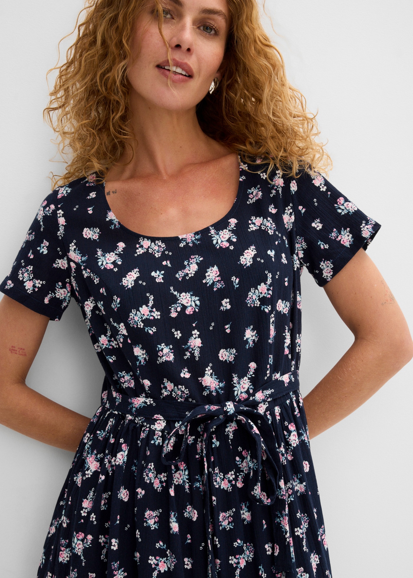 bonprix Maxi robe en coton pur, coupe loose fit, manches courtes, motif intégral