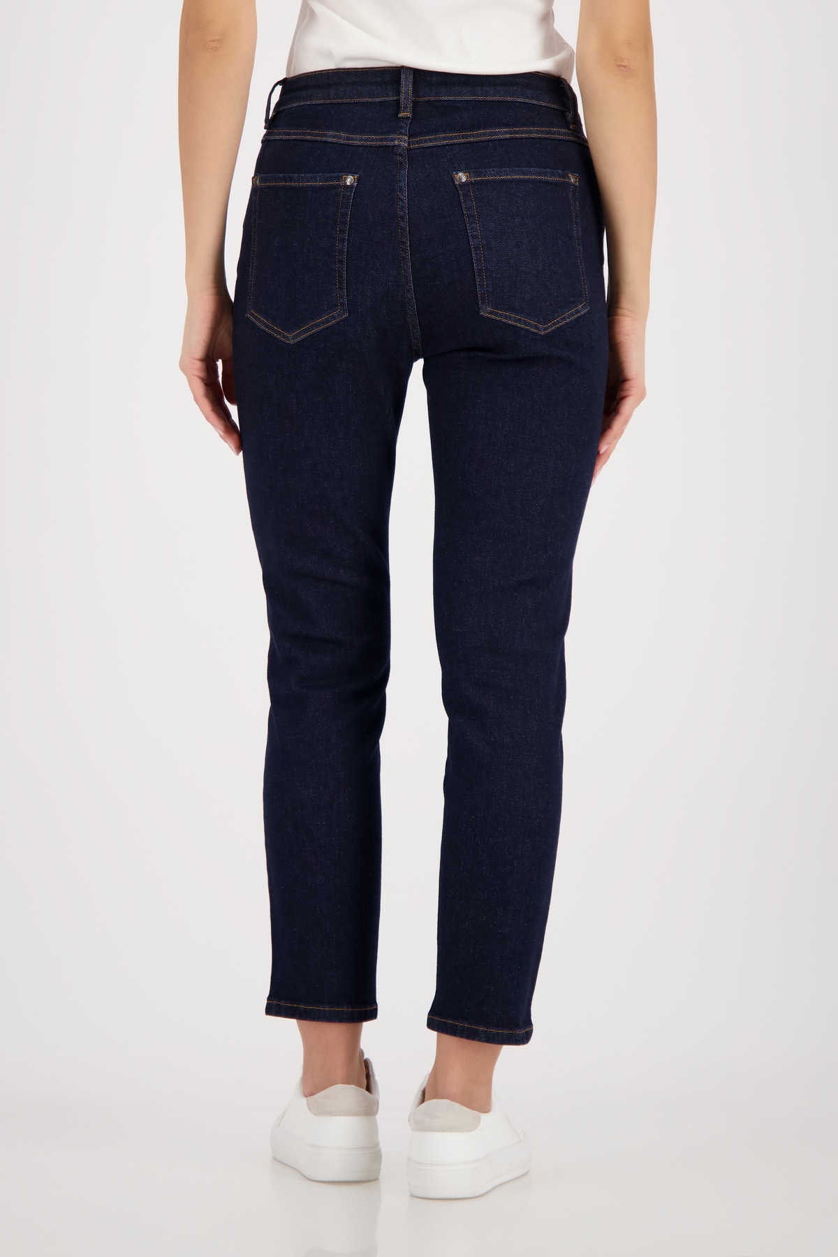 Monari 7/8-Jeans »Basic« mit strahlenden Strasssteinen, 5-Pocket-Form