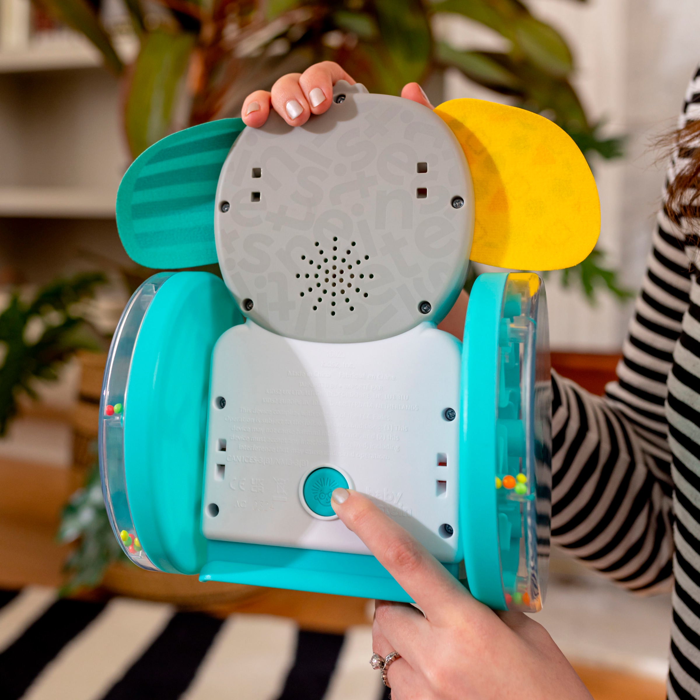 Baby Einstein Lernspielzeug »Chase & Tap Earl  Interactive Crawling Toy«