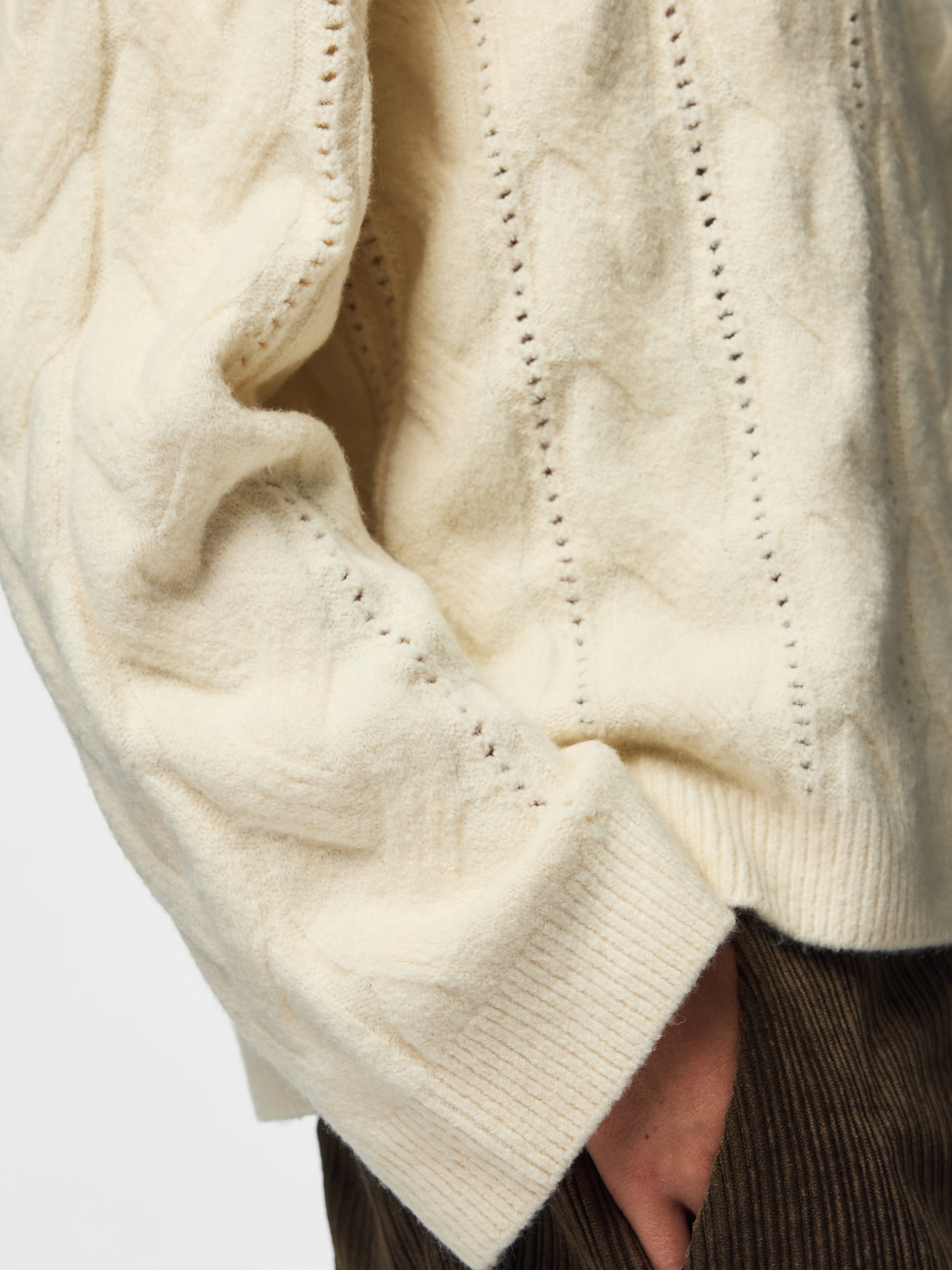 pieces Pull en tricot »PCKATHY LS O-NECK CABLE KNIT NOOS BC« Mélange de matériaux, motif en tricot torsadé