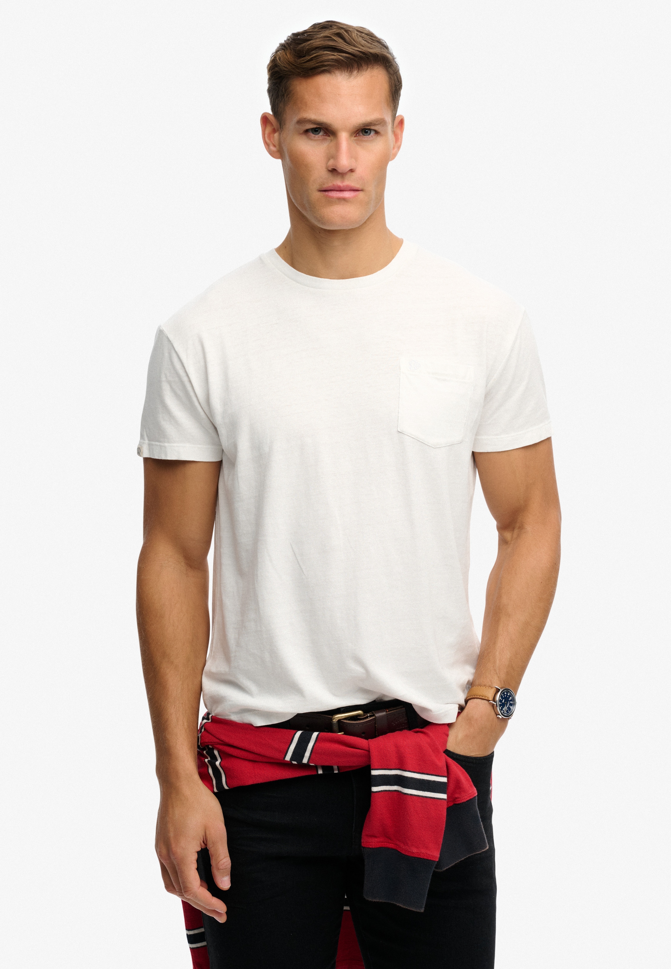 Superdry Shirt à col rond »COTTON CLASSIC LINEN PKT TEE« Mélange de coton, coupe décontractée en mélange coton-lin léger et aéré