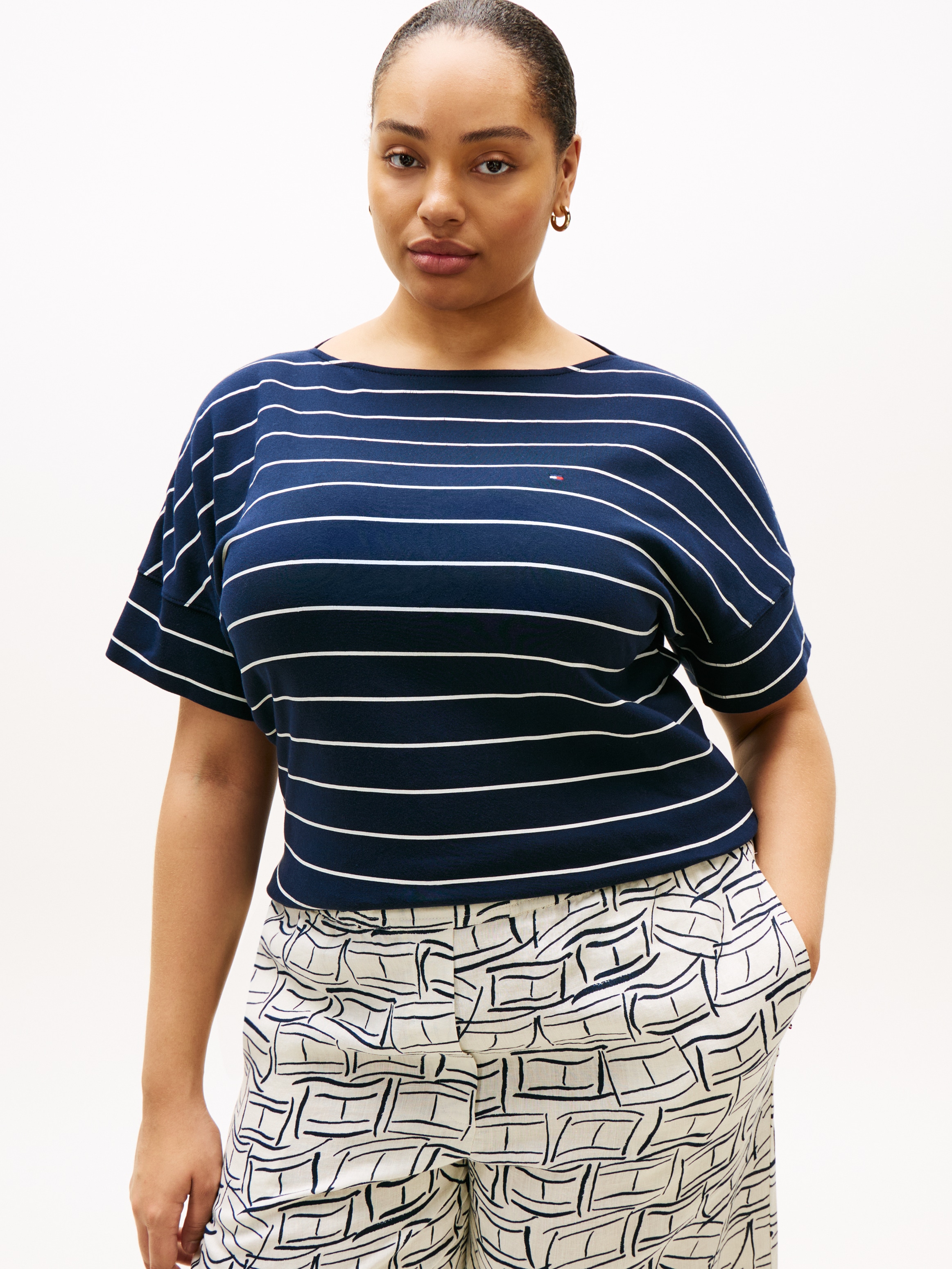 Tommy Hilfiger Curve Kurzarmshirt »CRV MDRN CODY CAP SLV C-NK TEE« in grossen Grössen