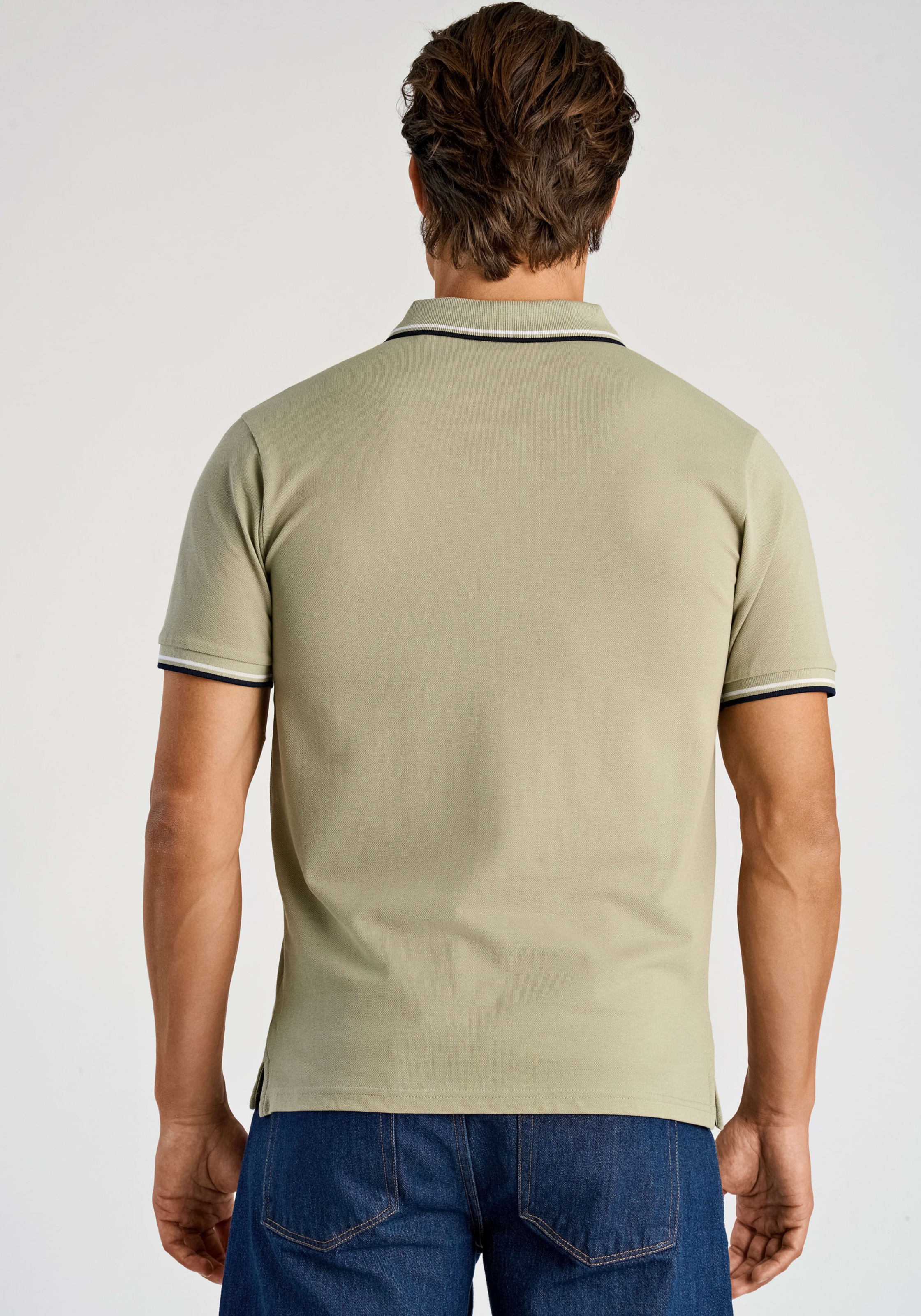 LINDBERGH Polo mit Logo-Stickerei und abgesetzten Bündchen