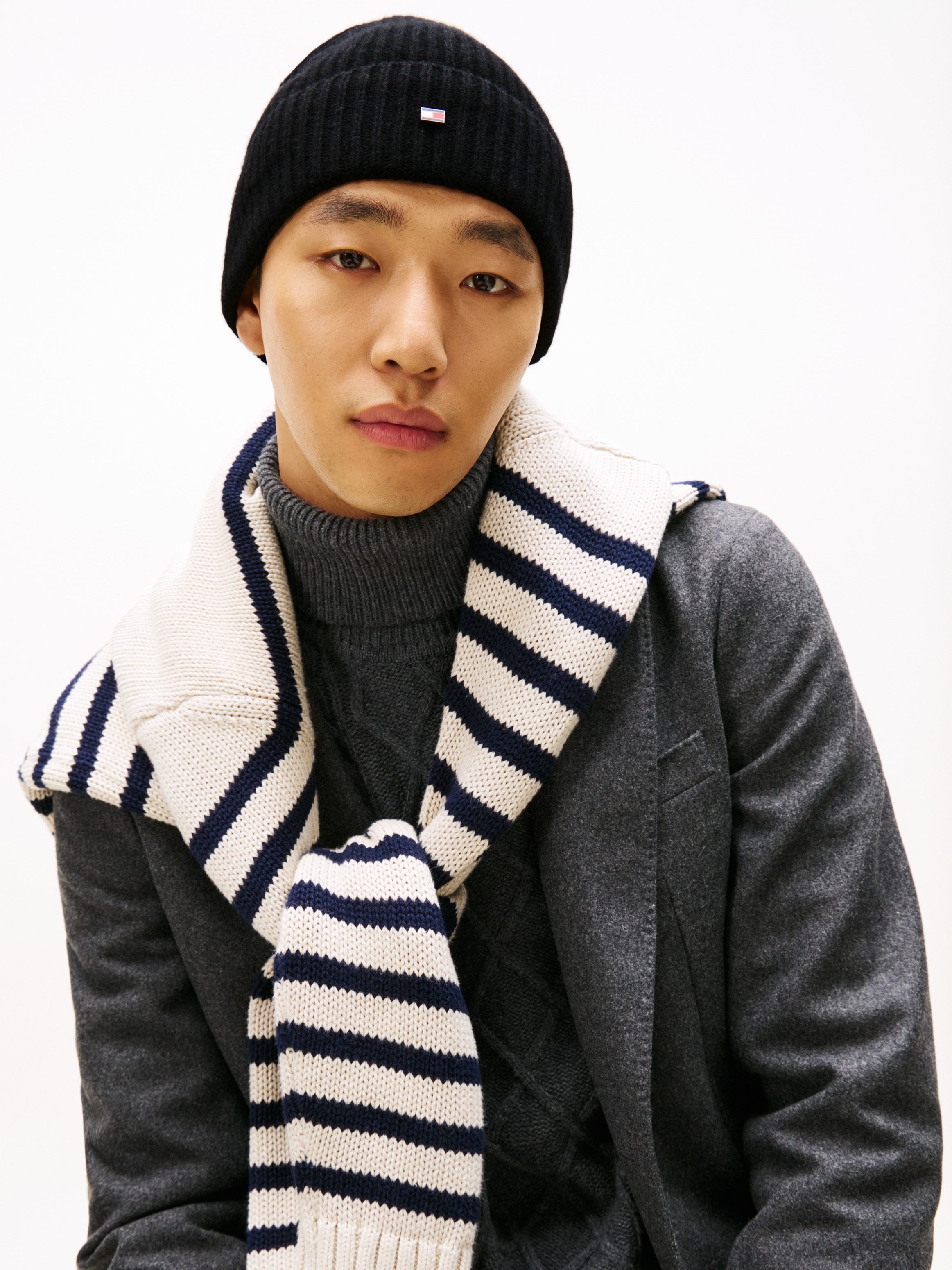 Tommy Hilfiger Beanie »TH FLAG CASHMERE Premium Line«, mit Umschlag, aus Strick 100% Kaschmir Premium Quality