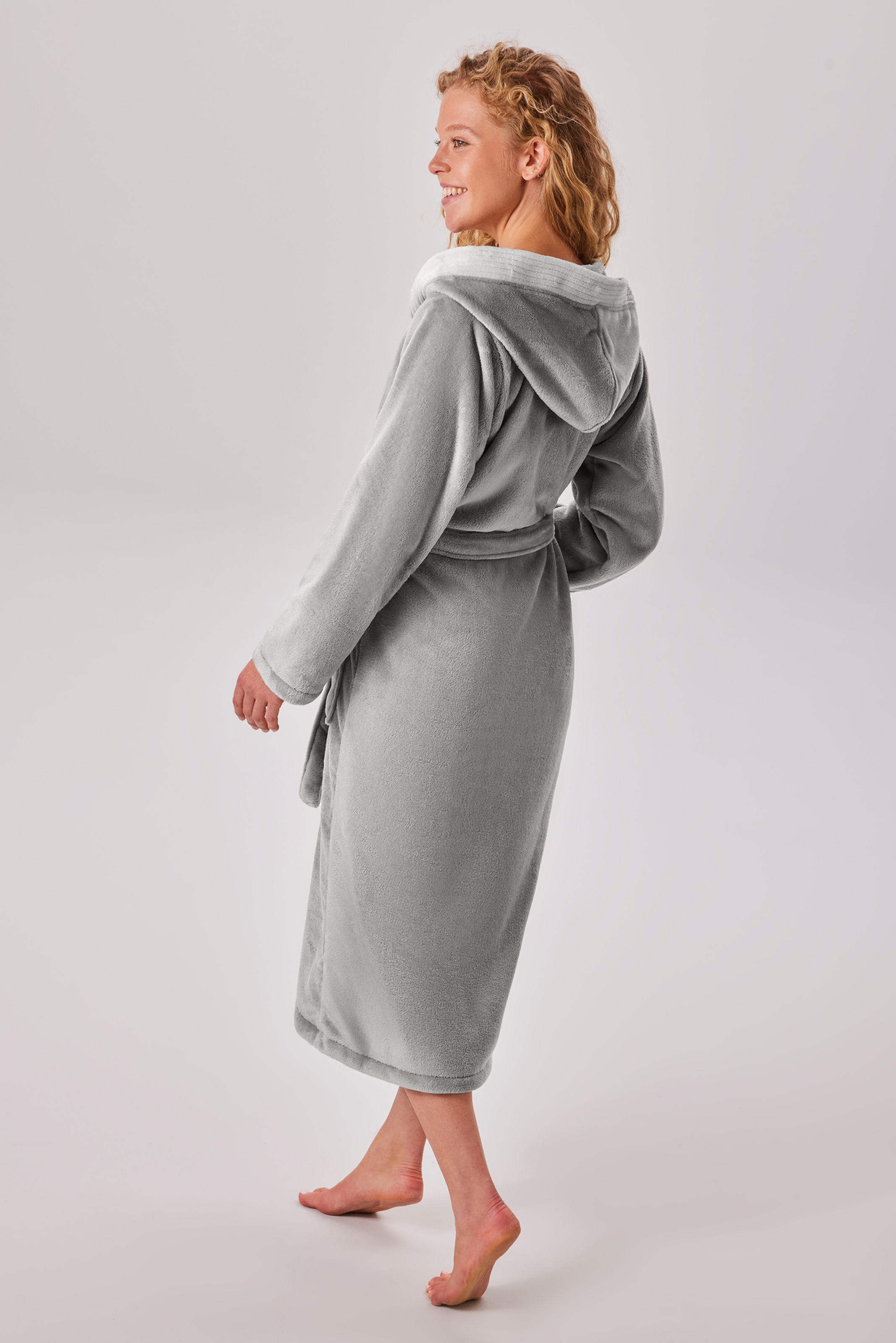 GOODproduct Unisex-Bademantel »Miia, ideal für Sauna, Spa & im Urlaub« 1 Stk. weich und kuschelig, plüsch, für Damen und Herren, S-XL