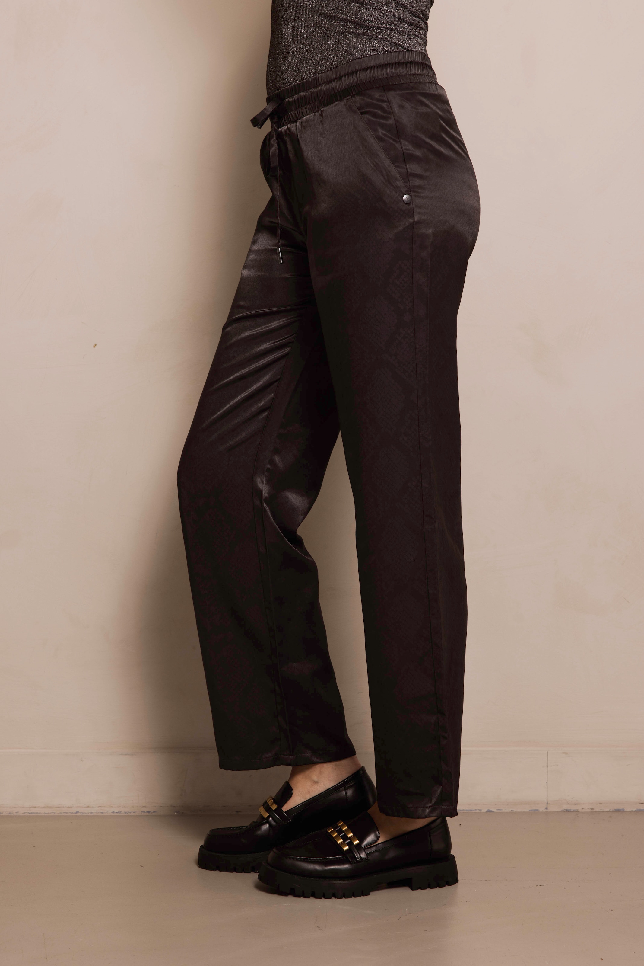 Zhrill Stoffhose »ZHISLA«  mit Elastikbund, leicht glänzend