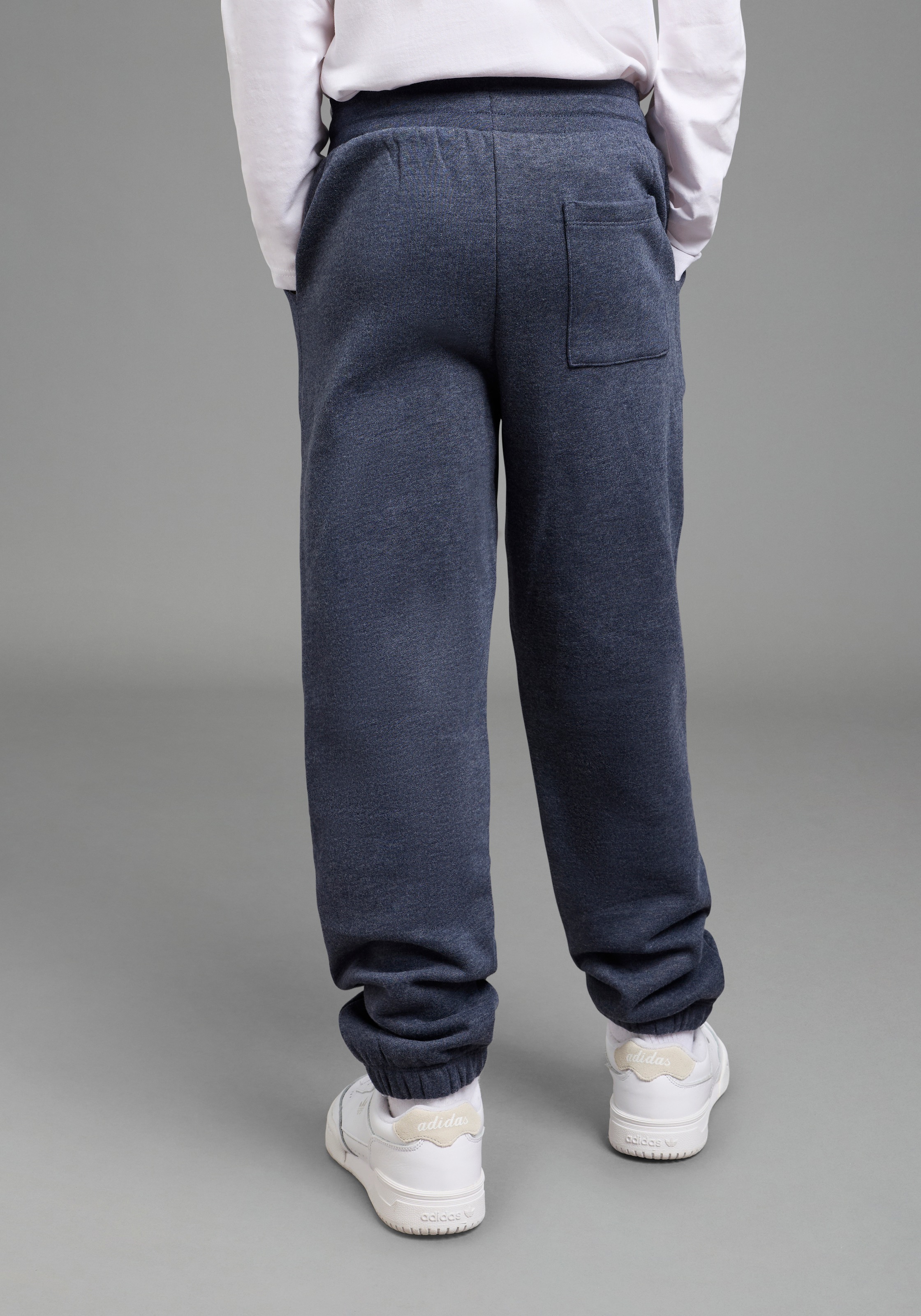 H.I.S Sweathose »Basic Sweatshose, Jogginghose für Jungen«  Für TEENS. Sweathose mit kleinem Badge