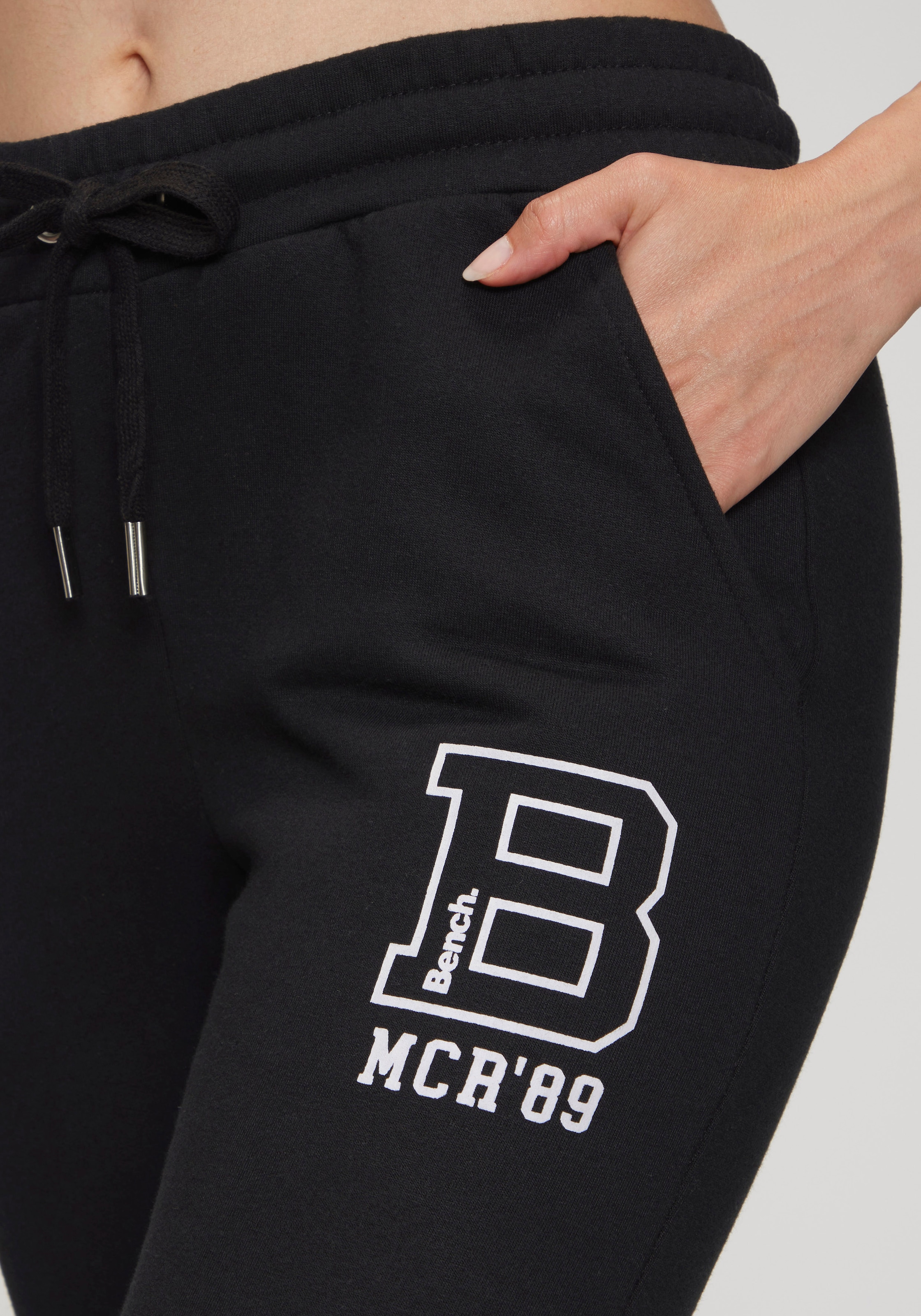 Bench. Loungewear Pantalon de jogging  avec poches latérales et impression logo, vêtements d'intérieur
