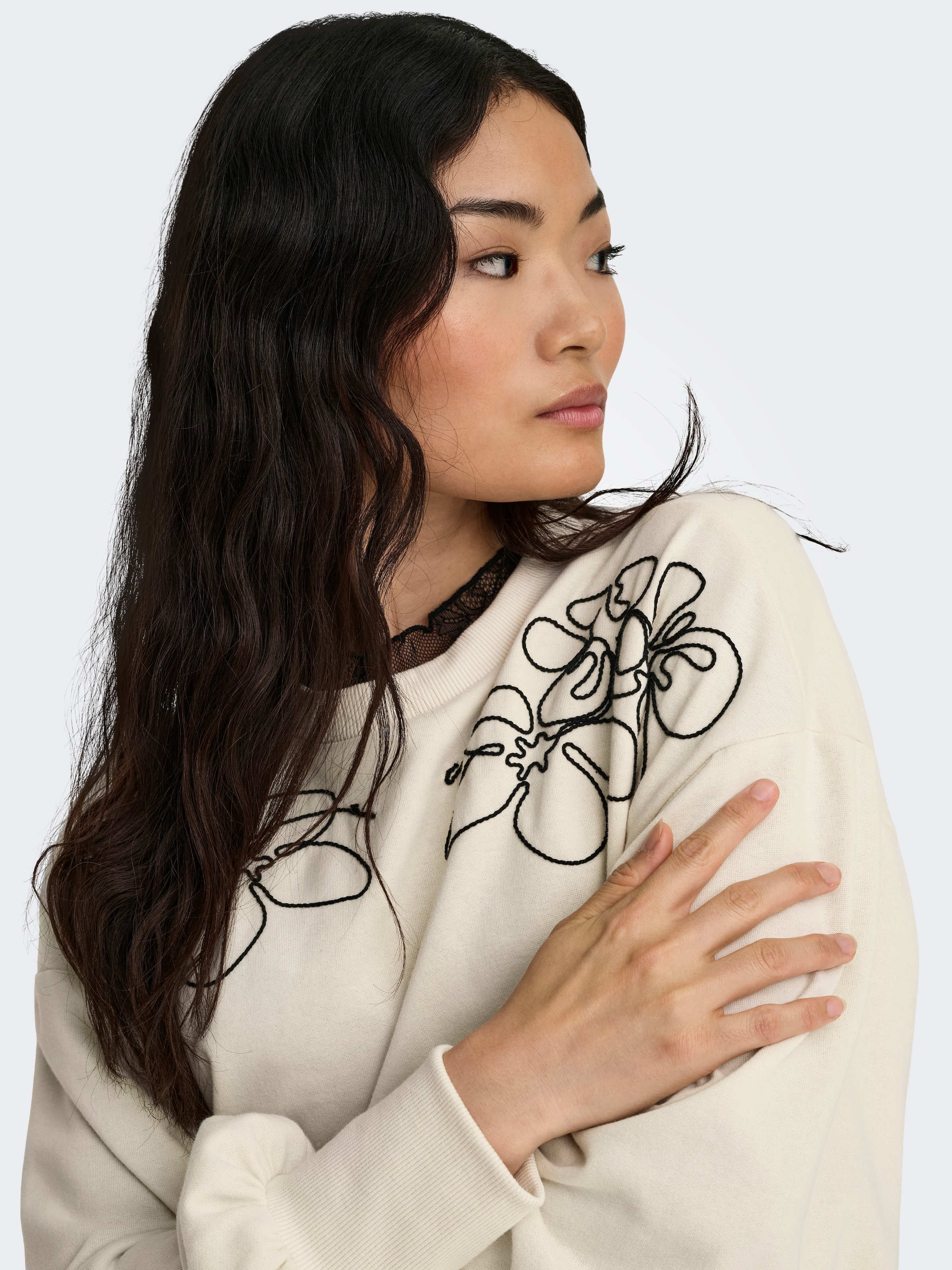 ONLY Sweatshirt »ONLBROOKE L/S O-NECK DETAIL SWT NOOS«
