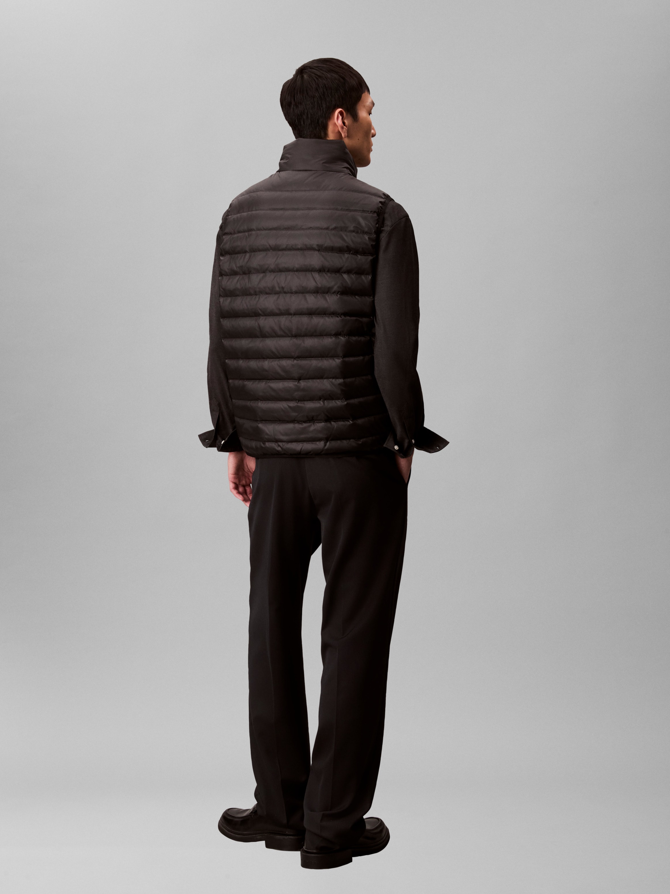 Calvin Klein Gilet matelassé »SLVLSS LT WT NYLON PUFFER VEST«, Mit Rundhalsausschnitt
