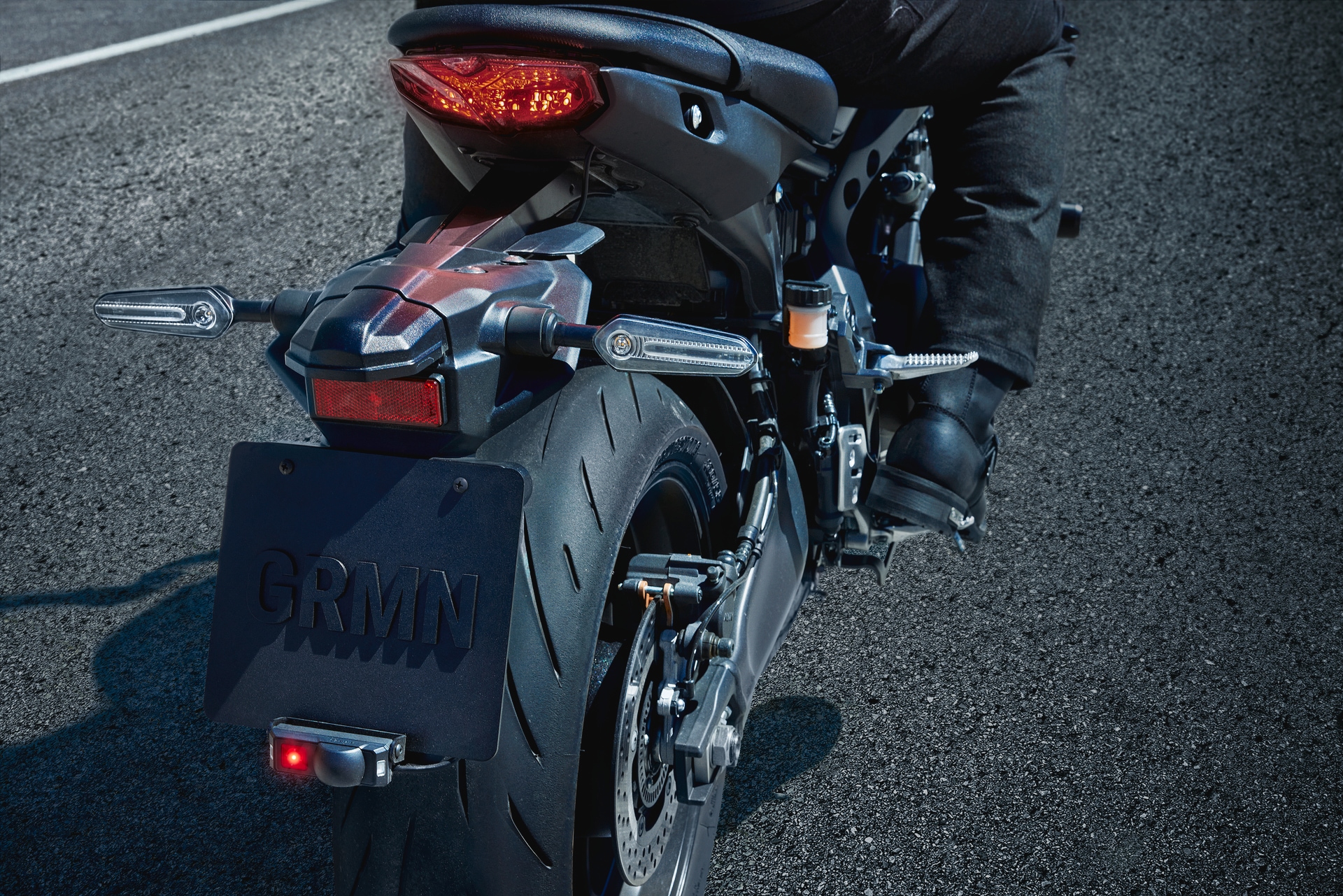 Garmin Capteur »zumo R1 Radar Motorrad-Radar« flexible Montage, Zusatzbeleuchtung, Audiohinweise, kompakt & robust