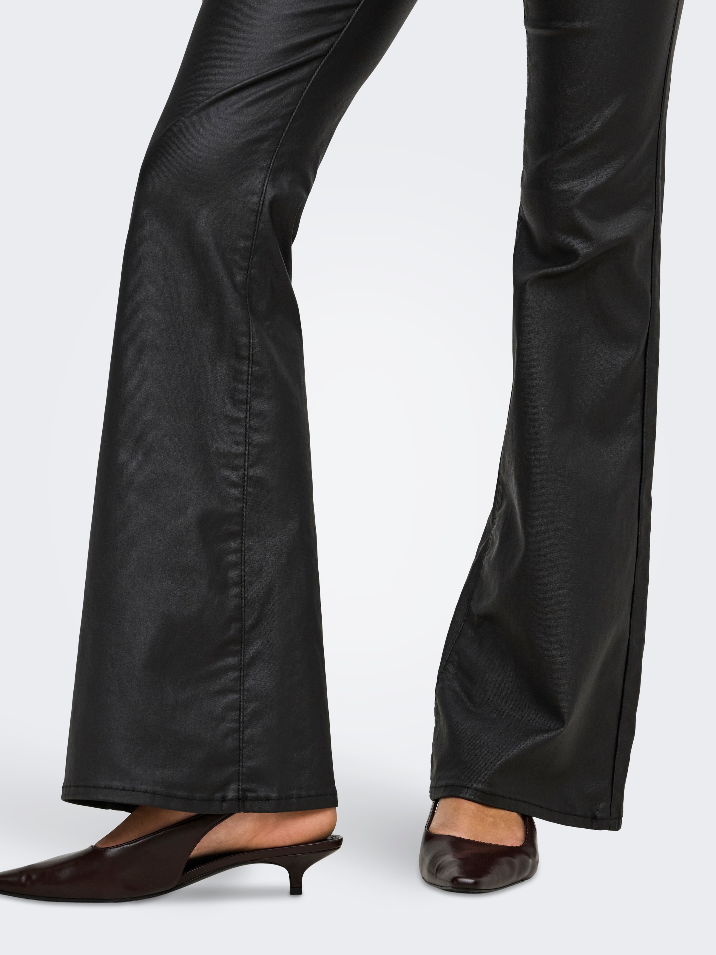 ONLY Jeans bootcut »ONLHELLA LW RETRO FLARED PANT PNT« Viskosemischung, low waist