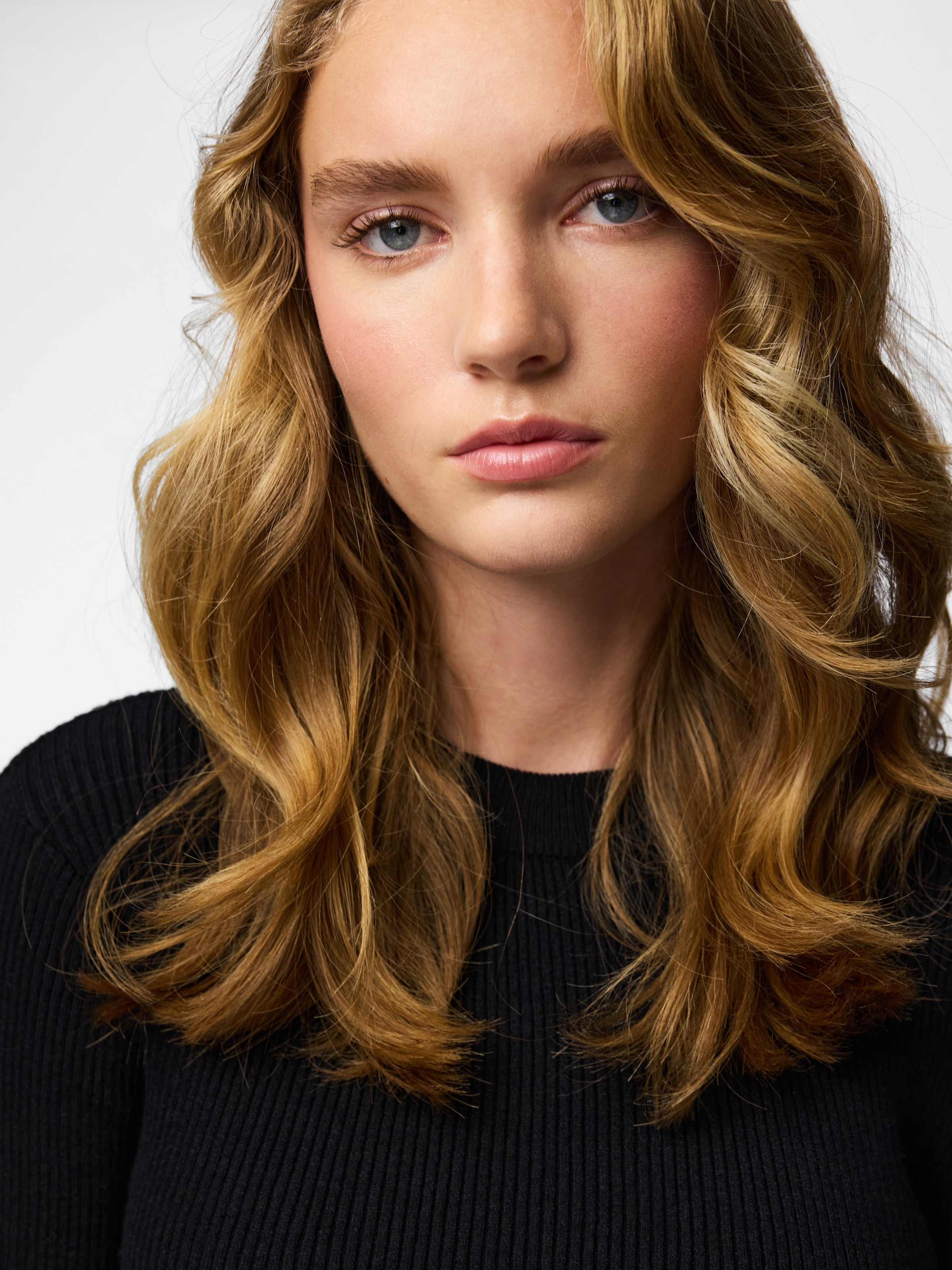 pieces Pull à col rond »PCMIRA NEW LS O-NECK KNIT NOOS BC«
