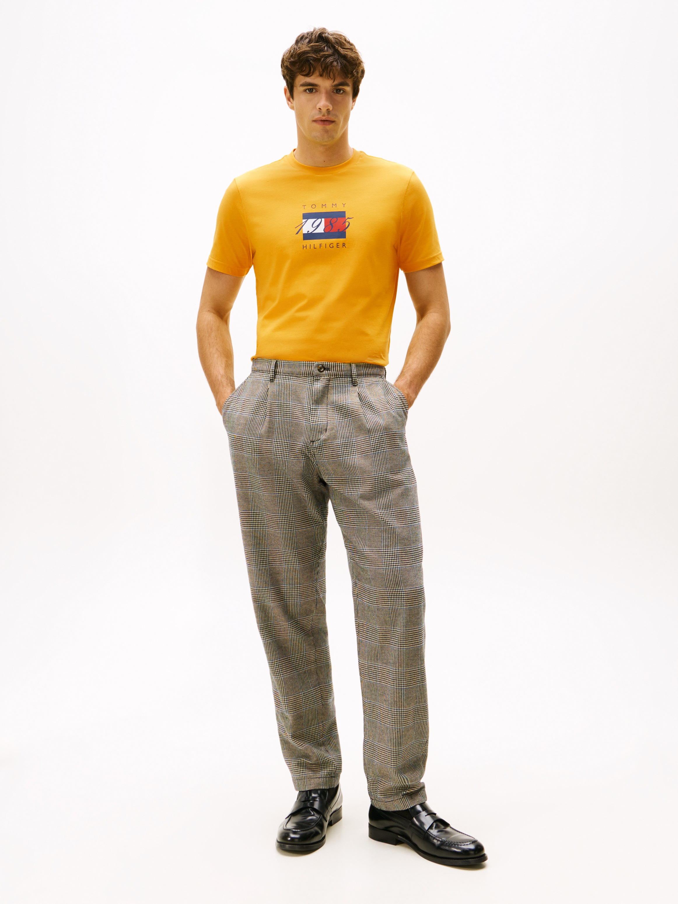 Tommy Hilfiger T-shirt »LINEAR FLAG GRAPHIC« Rundhals, regular fit, Jersey