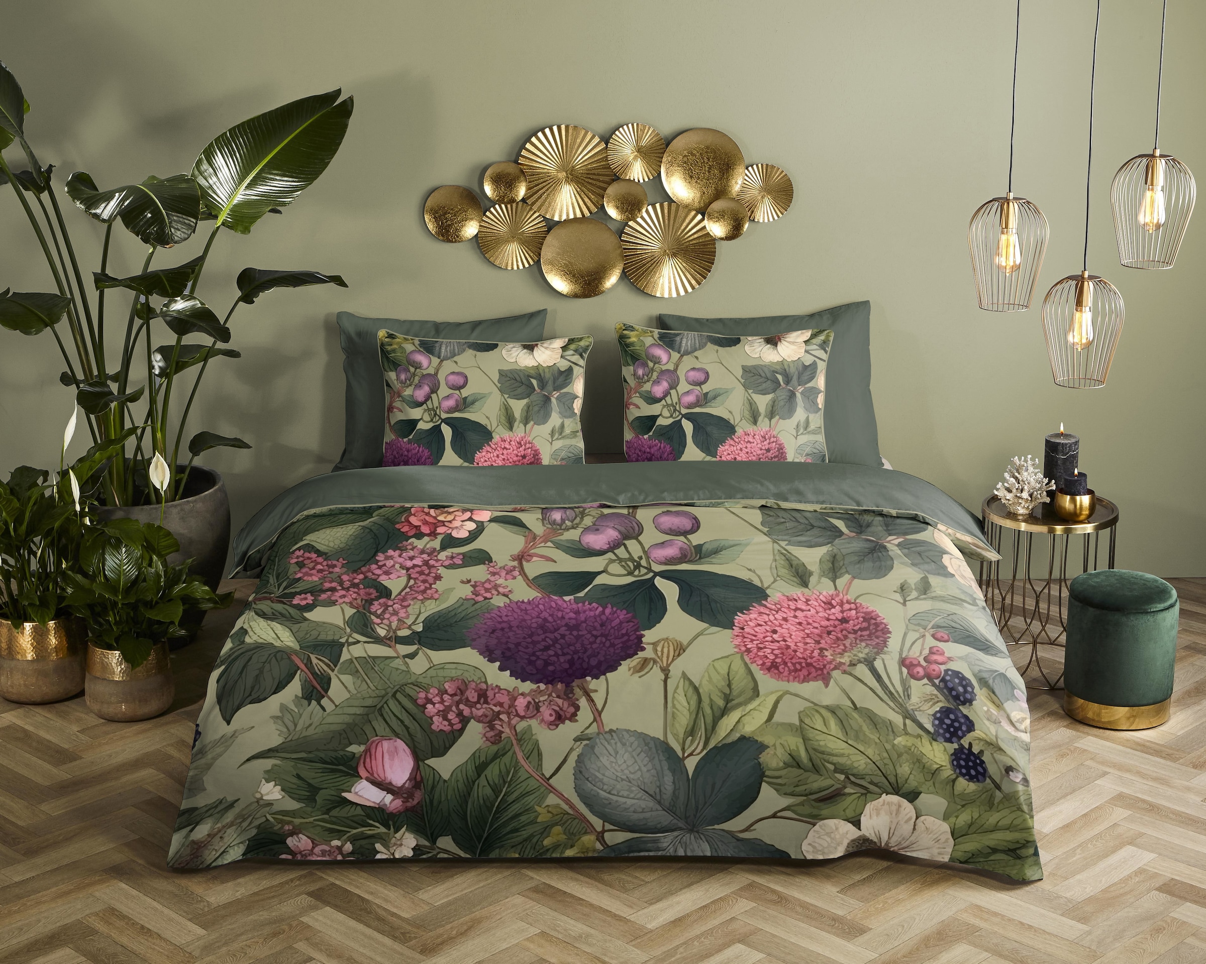 Descanso Wendebettwäsche »Onaz«, Satin, Reissverschluss, Paspel, Biese, Wendeoptik, Luxe, Blumen, Grün